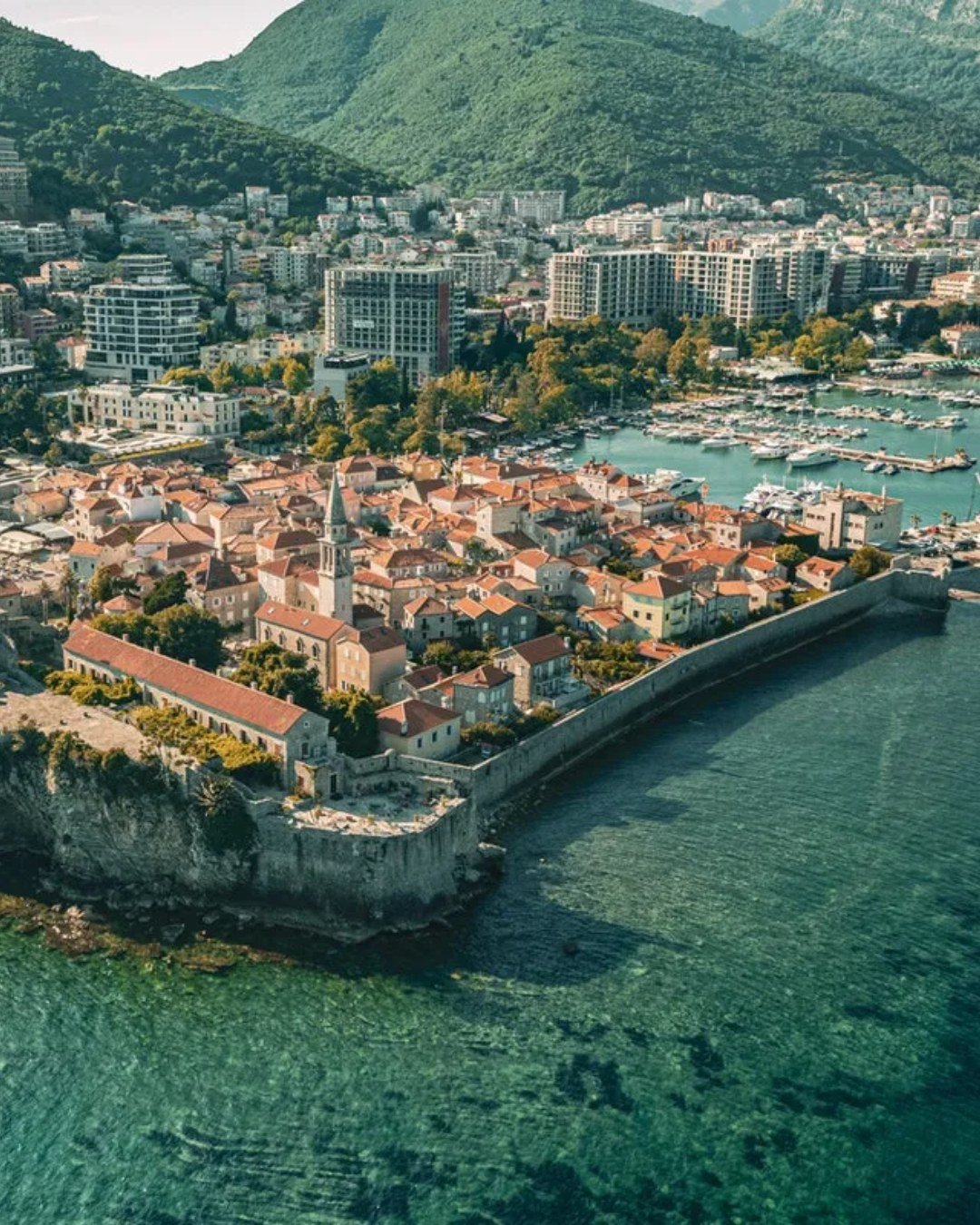 We&rsquo;re proud to introduce the latest additions to the Connections Community this month, showcasing the remarkable diversity and breadth within luxury travel.👏

Let us introduce you to Lazure Hotel &amp; Marina, JR Kyushu Private Travel Service,