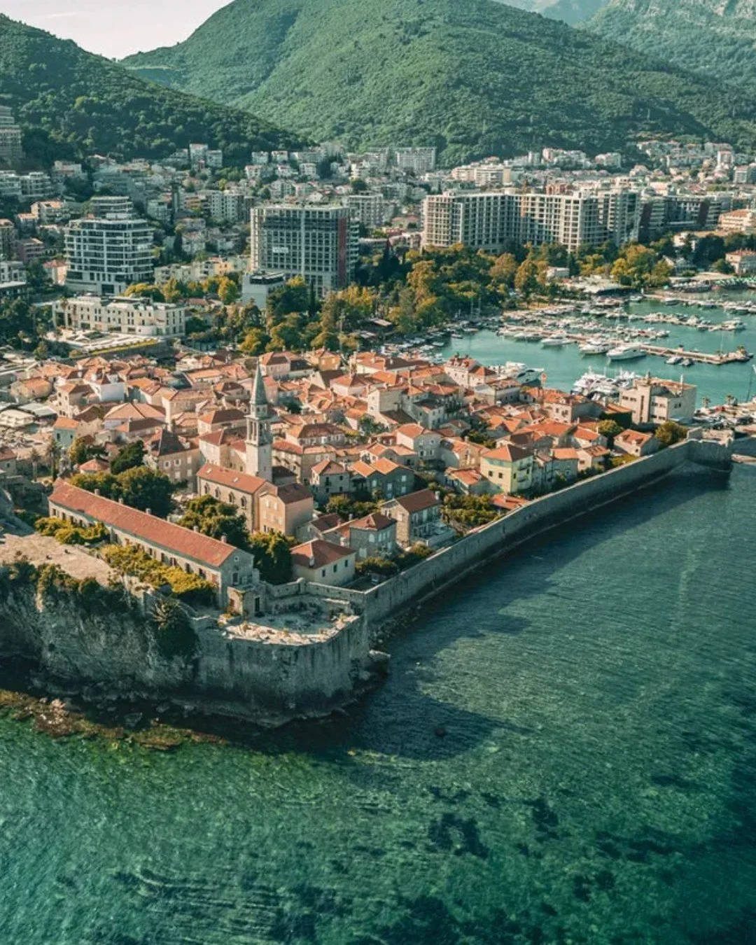 We&rsquo;re proud to introduce the latest additions to the Connections Community this month, showcasing the remarkable diversity and breadth within luxury travel.👏

Let us introduce you to @lazure_montenegro  @jrkyushu_private_travel @parquesdesintr