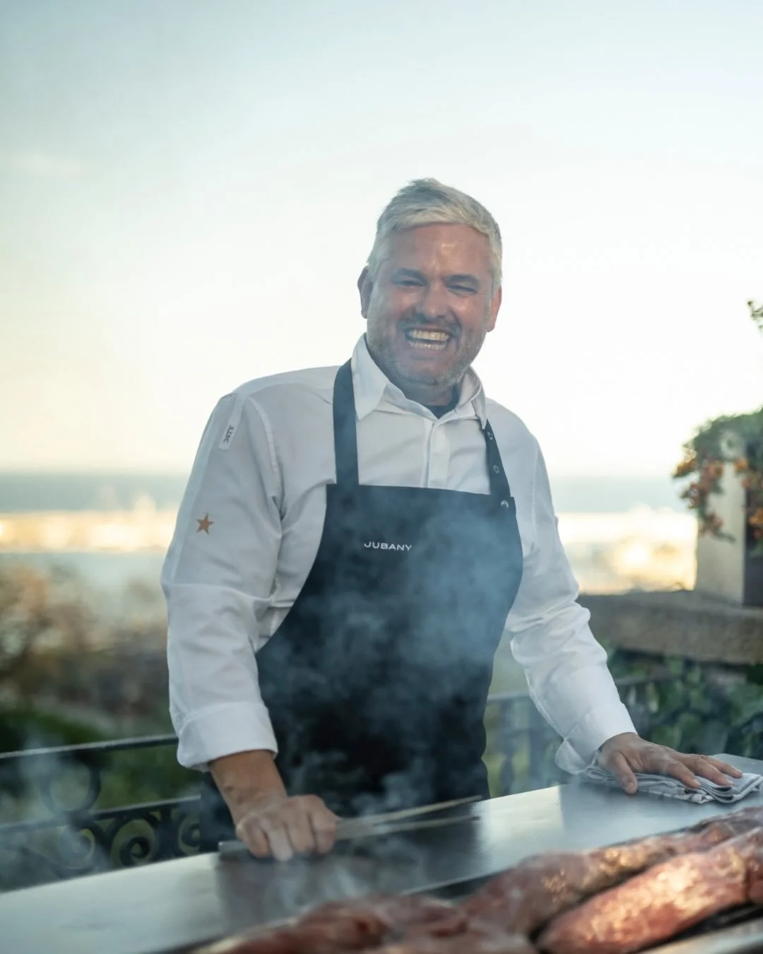 Back home, but still thinking about Tuesday night at @hotelmiramarbarcelona.

Open-fire cooking, panoramic views across Barcelona, and a menu by Michelin-starred chef @nandujubany_oficial that set the tone for the evening.

An exceptional setting, ma