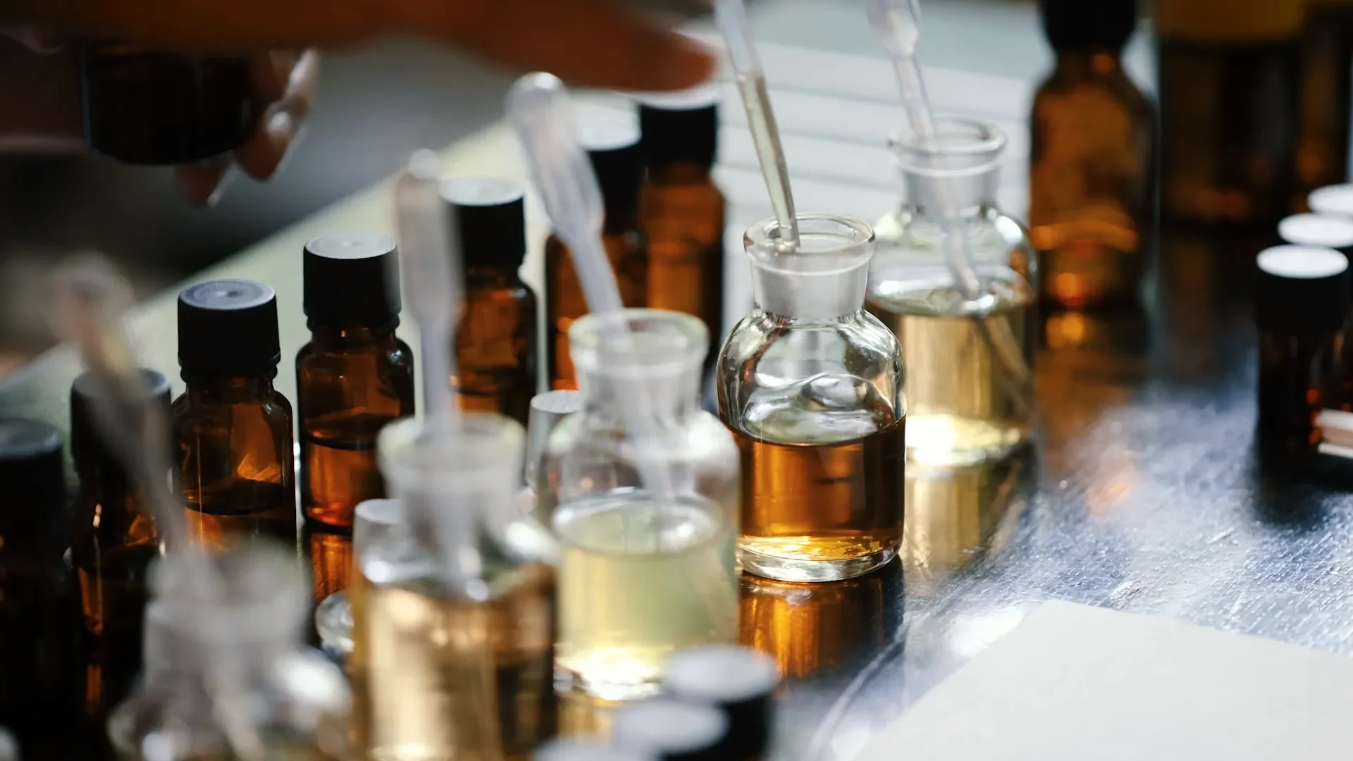638dde3398d5bb858f31508b_Japanese Perfume Making.webp