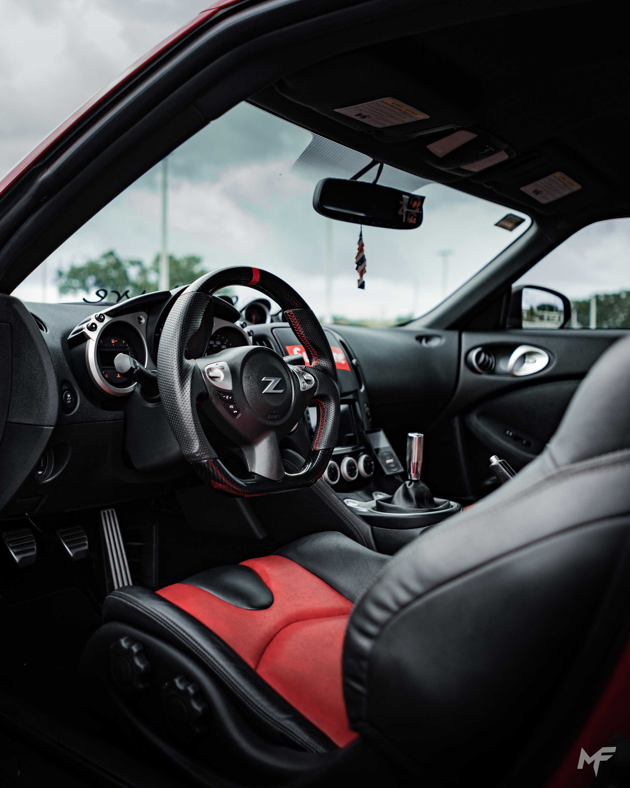 Cherry 370z (3).jpg