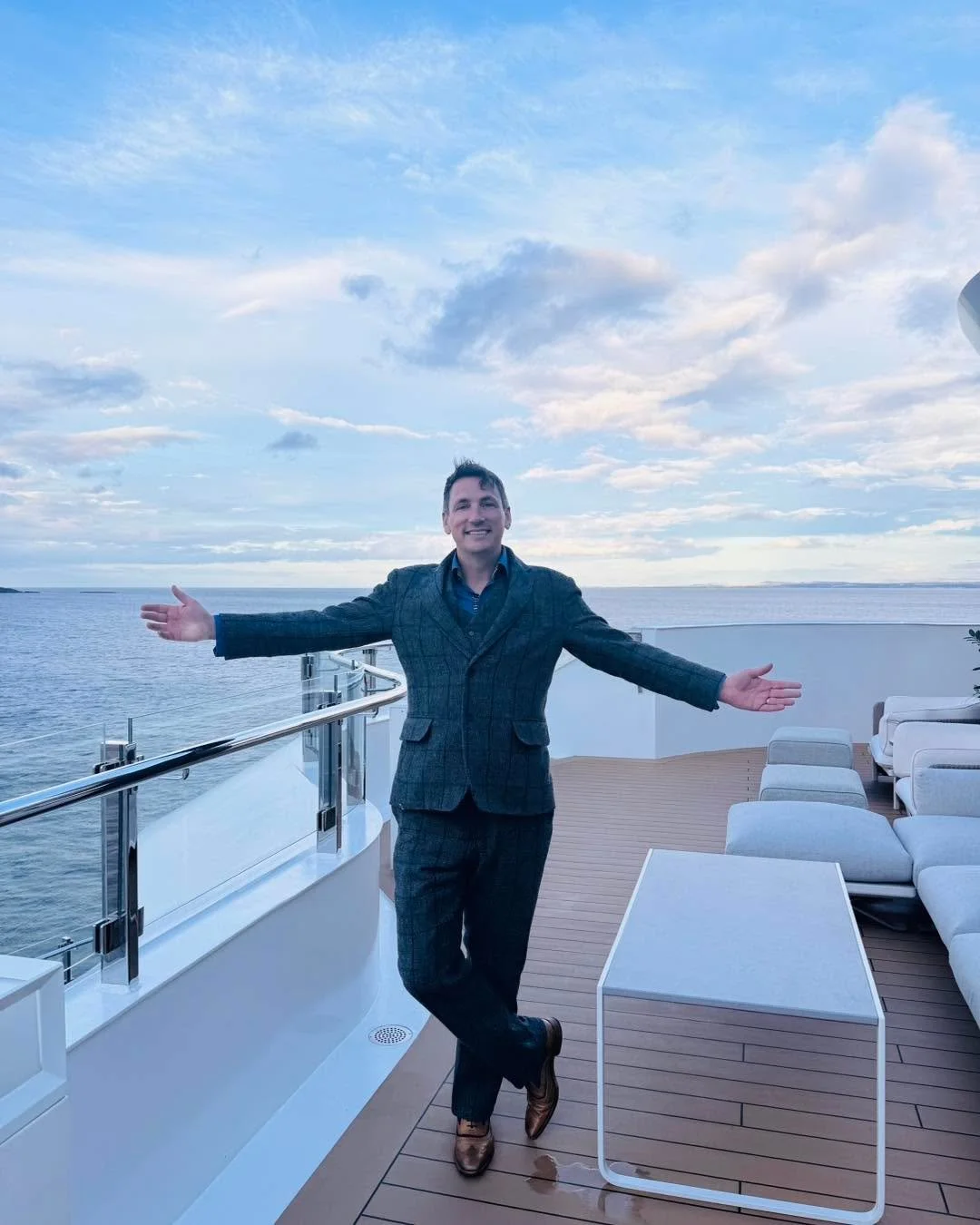Tonight we&rsquo;re all suited and booted with M&agrave;nran and on a super yacht, and my word she is something!🛥️ This has however taken my &lsquo;Hoolie on the High Seas&rsquo; notion to a whole new level 🤪🤣 ❤️