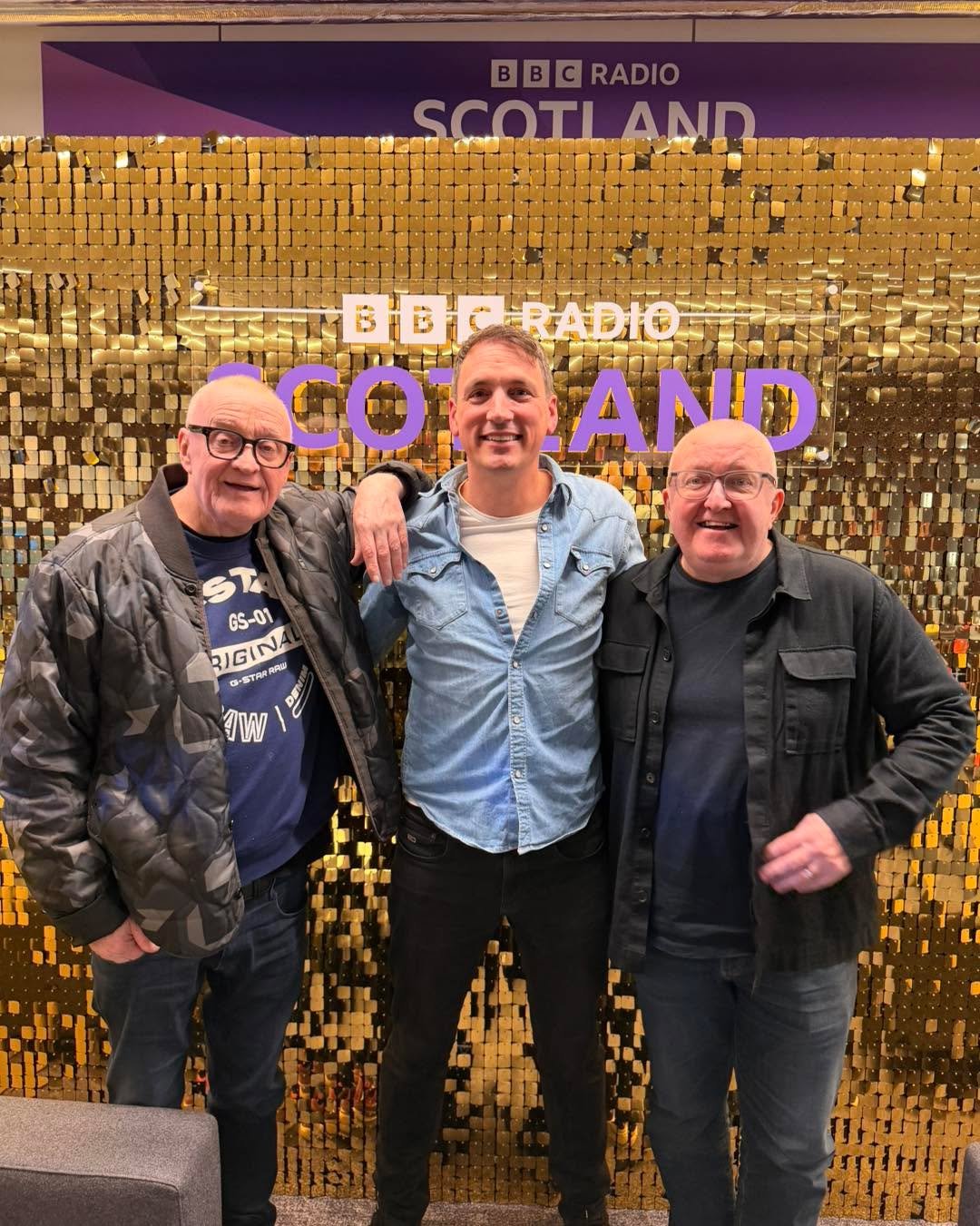 A huge thanks to Tam and Stuart for having me as their guest on Off the Ball today. Loads of fun as always and with only two weeks to go until Hoolie, we have our last three special guests to announce. 

The first is RuMac! 🪗 Ruairidh has had a phen