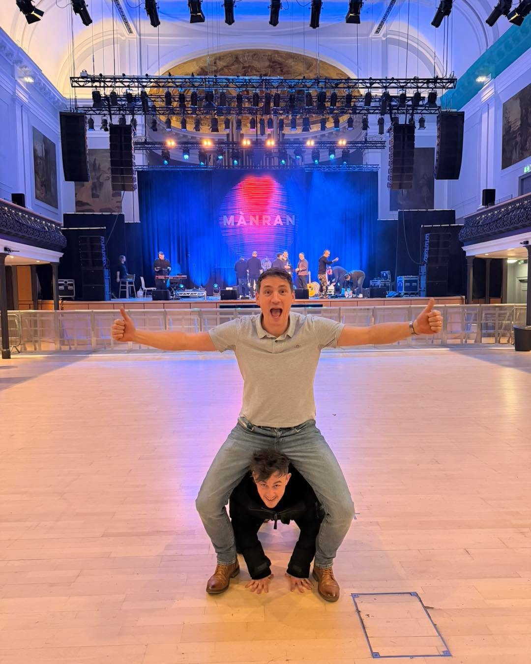 We&rsquo;re in the Music Hall in Aberdeen tonight and then straight down the road for the big one tomorrow. 

Standing tickets for Hoolie are now sold out, but seating is still available 💃🕺 

Safe travels to one and all and I can&rsquo;t wait to se