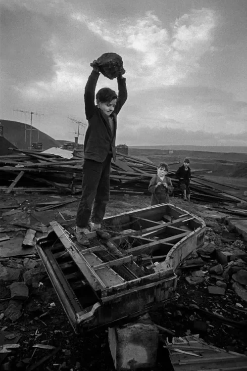 PHILIP JONES GRIFFITHS