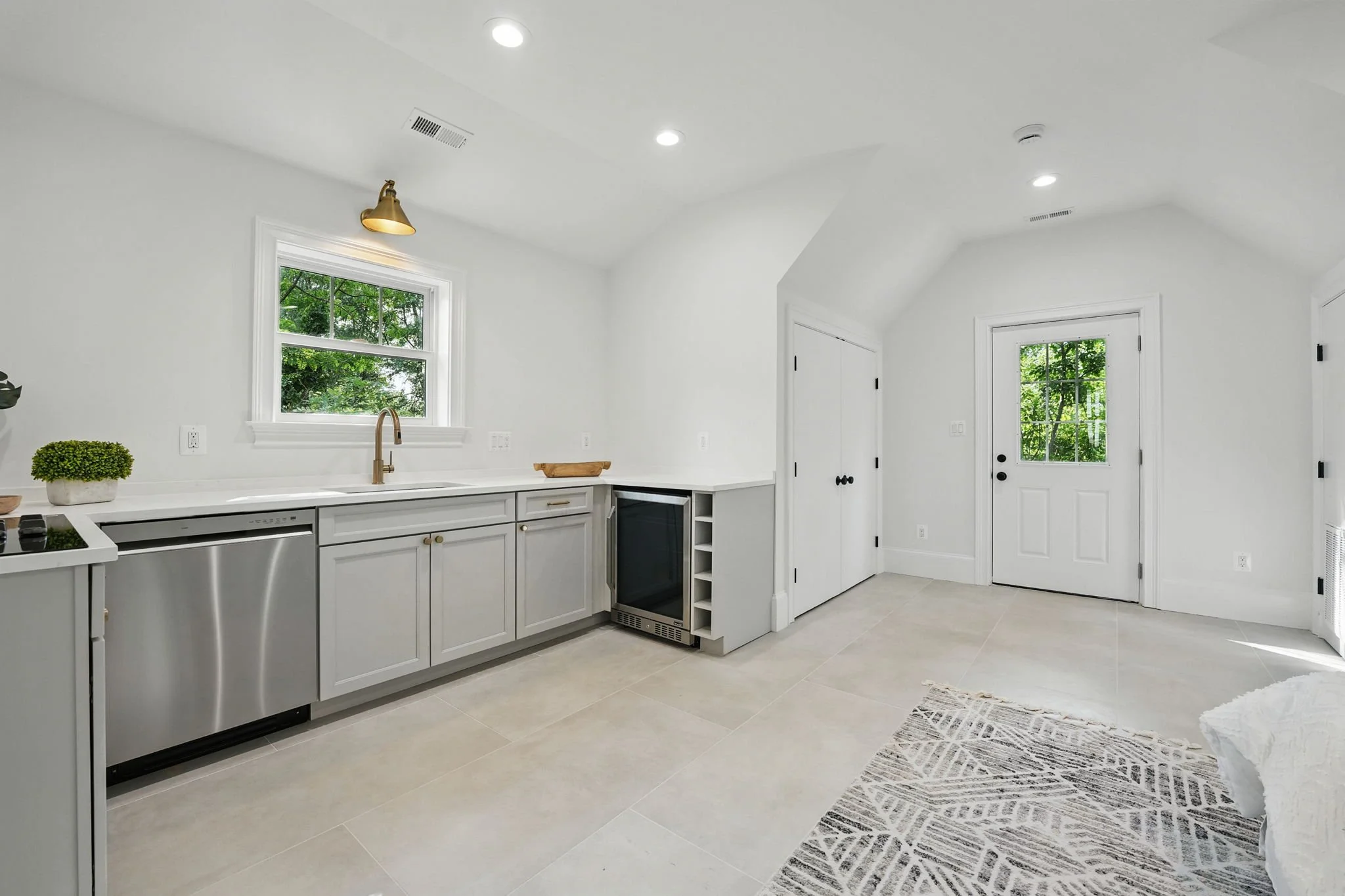 98-web-or-mls-Photo_061 (2).jpg