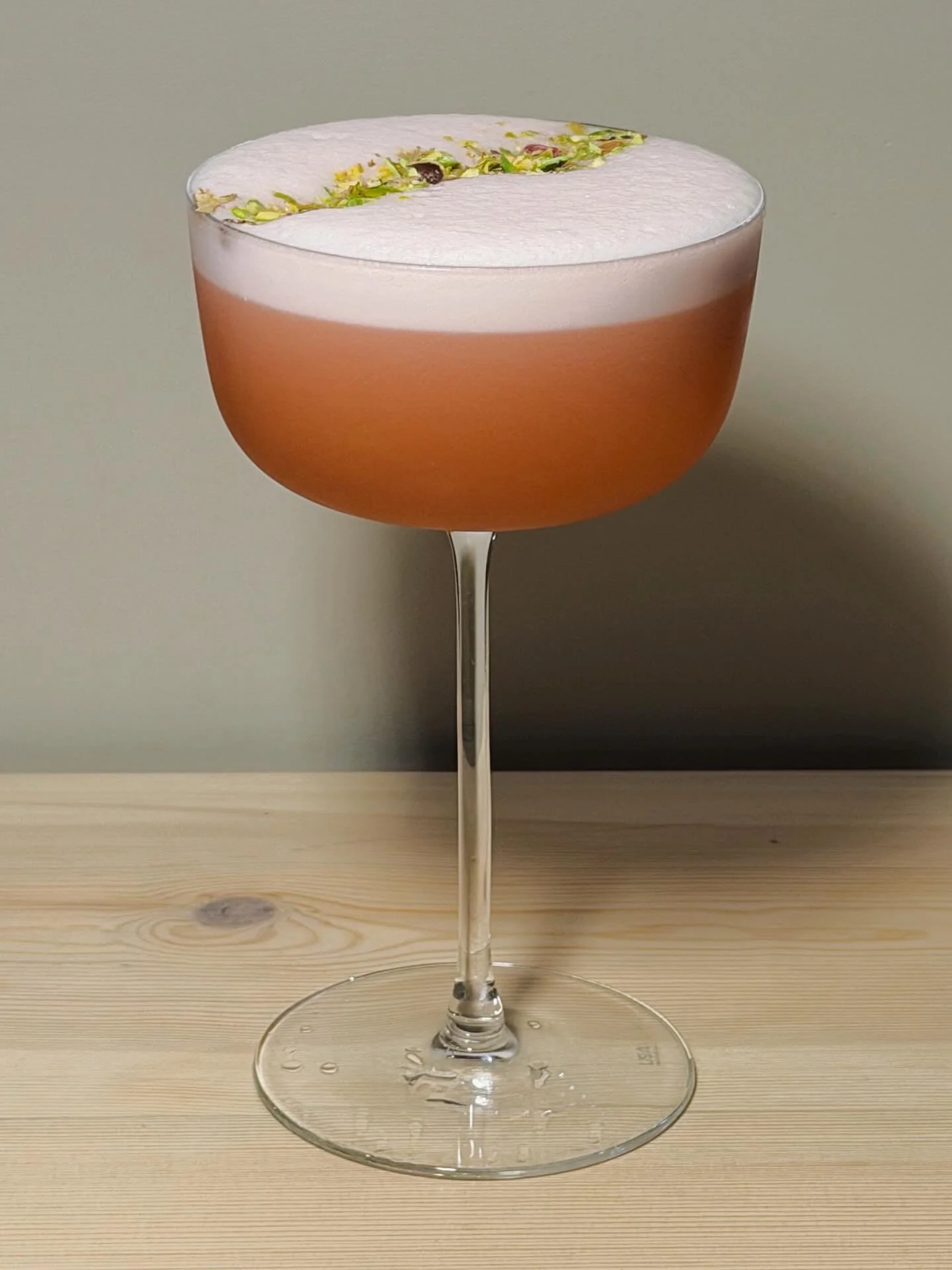 Sneak peek of our new autumn/winter cocktail menu. 

La vie en rose - tequila, pomegranate, rose water, egg white, grenadine with a pistachio garnish

We just had to taste test this one about 5 times it was so good! 

#ramsgate #ramsgatebar #ramsgate