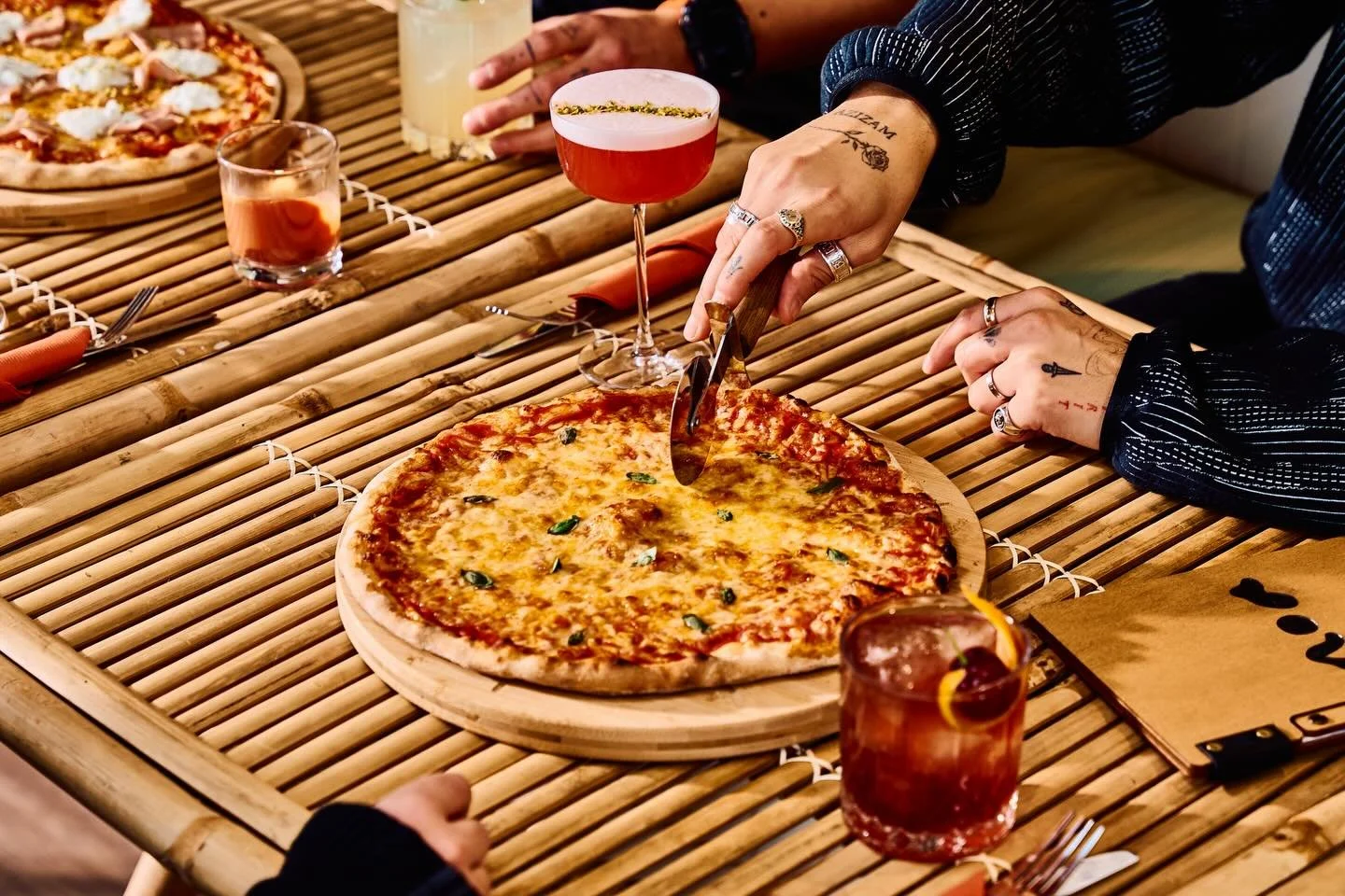 Thinking where to eat on Saturday? 

Why not book our rooftop restaurant. With a delicious pizza menu &amp; specially crafted cocktail menu, you won&rsquo;t be disappointed! 

www.noarooftop.co.uk 

#ramsgate #broadstairs #margate