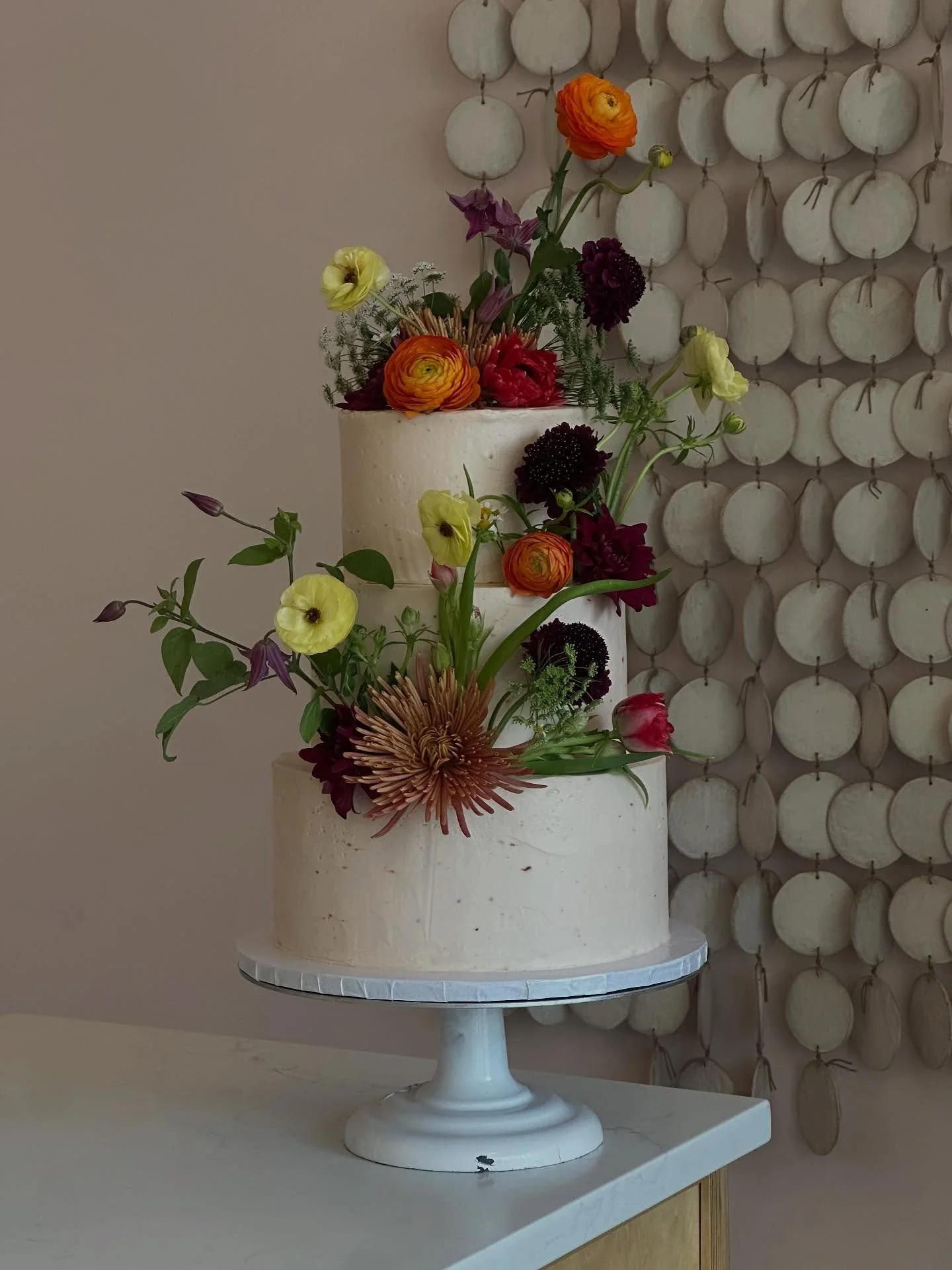 Wild &amp; Exciting Florals 🎇 Jewel Tones &amp; Drama 🎆 thank you @woodstock.floraldesign for procuring these beauties!