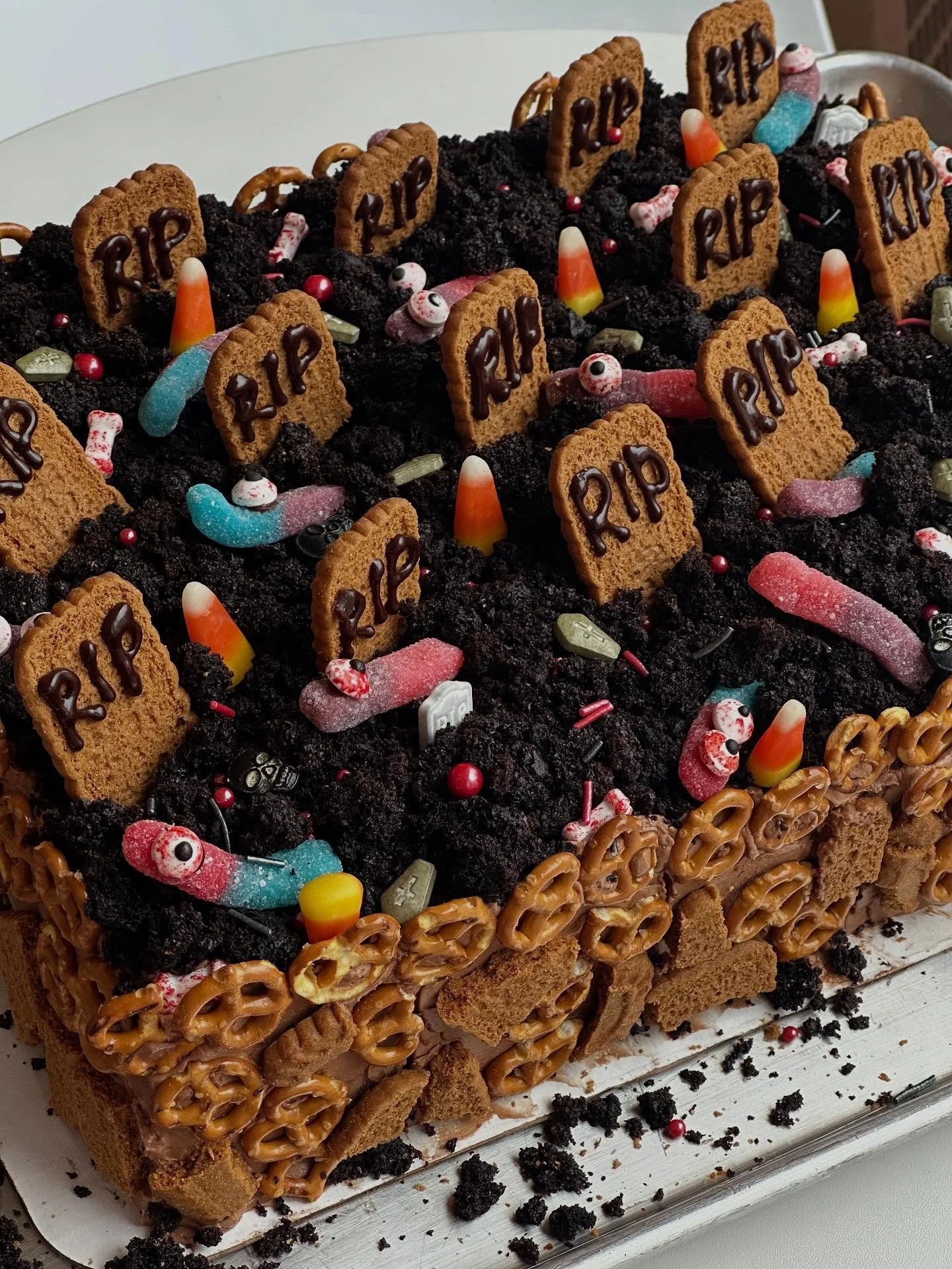 Happy Halloween ghosts &amp; ghouls!! 👻 Come by for a slice of haunted graveyard cake from the brilliant mind of @the.oven.whisperer, or some sssccccary cupcakes. Candy Galore for the trick or treaters, parade starts at 5!!!! Best night of the year 