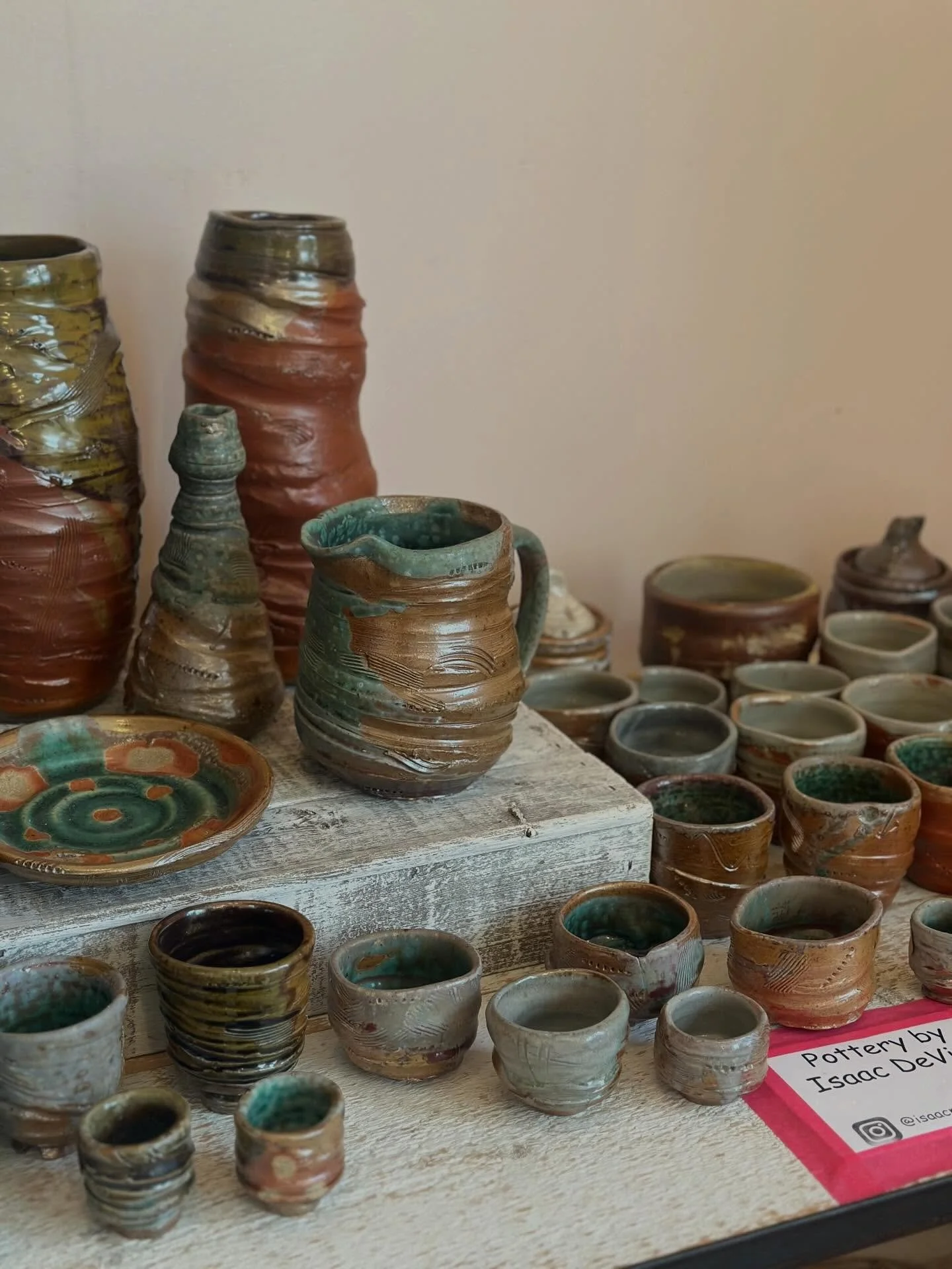 Excited to have some new ceramic work by a young, local potter available at the shop! 🫗 All pieces thrown, glazed and wood fired by @isaacneverpoptart at the lovely art studio in the mountains @sugarmaples_art_center. Isaac is selling his work to fu