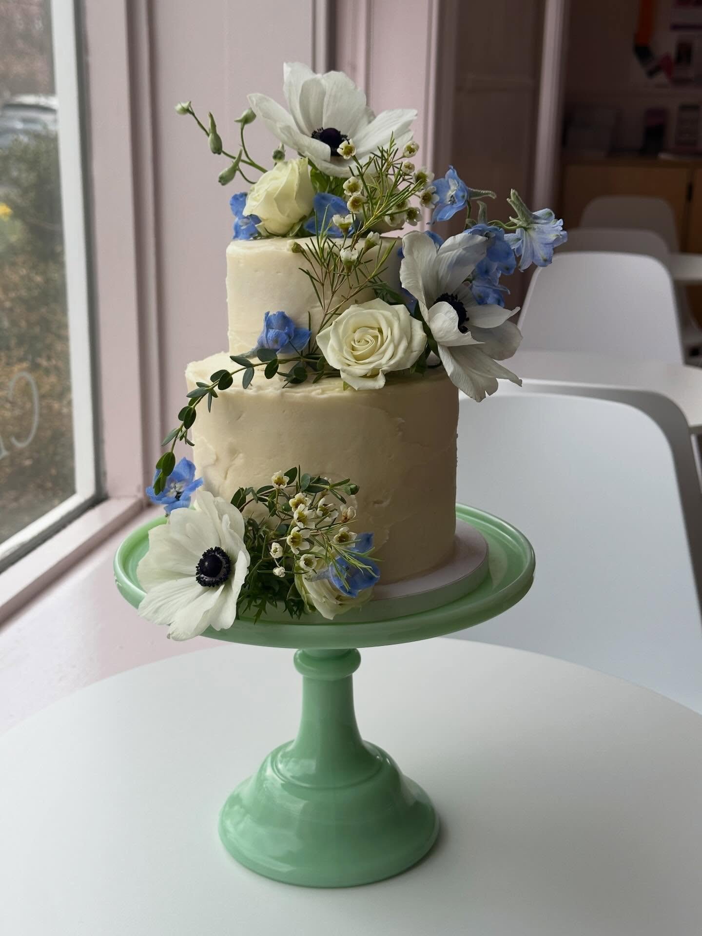 Something Blue 💙 Our 1st wedding cake of the season! This is a micro carrot cake, with gorg floral from @woodstock.floraldesign. So excited to work with all of our beautiful couples this summer/fall and to show you our work. Let&rsquo;s get you marr