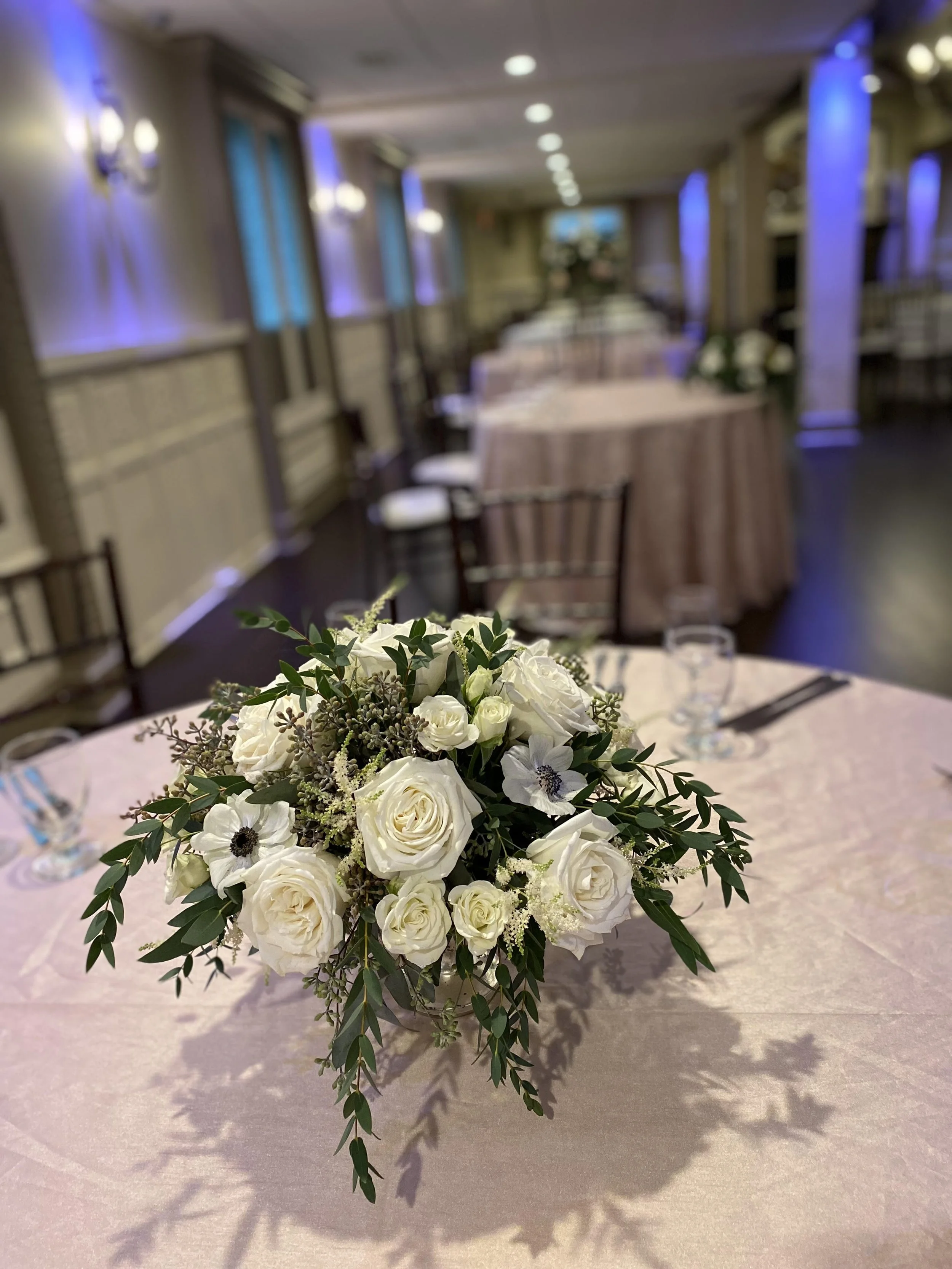 white centerpiece.jpg