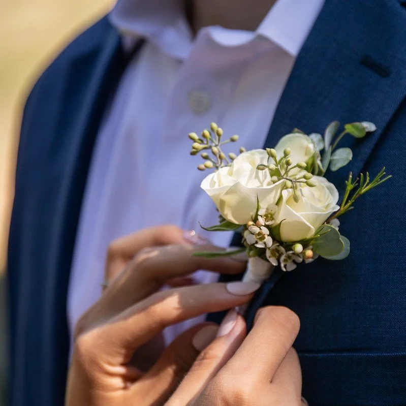 Boutonnière - Spray Rose