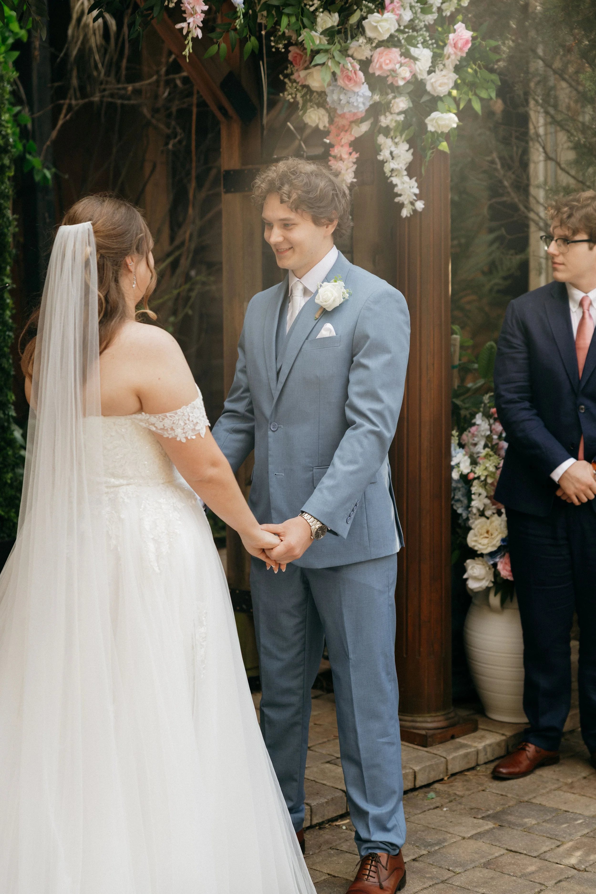 OppedalV_Ceremony and Cocktail Hour-060.jpg