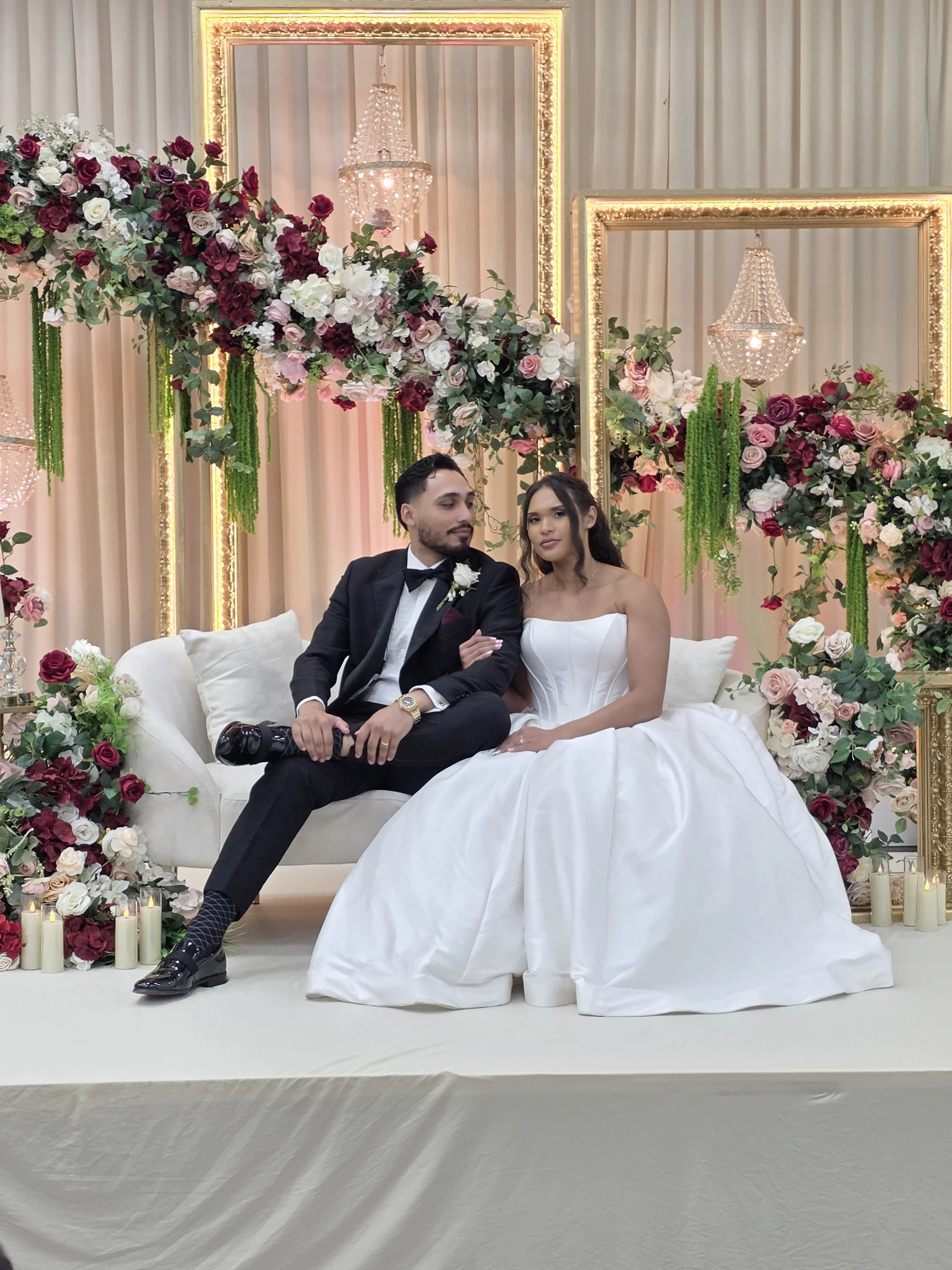 Jannae & Imanol | DoubleTree at Universal Entrance