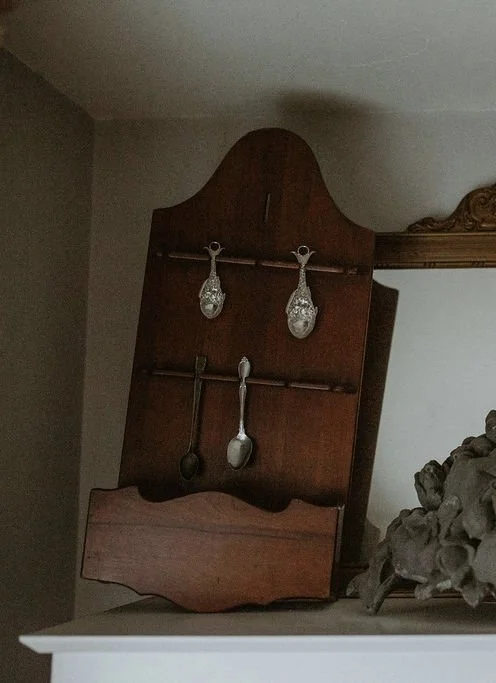 Rustic Elegance: Vintage Wall-Mounted Wooden Spoon Rack