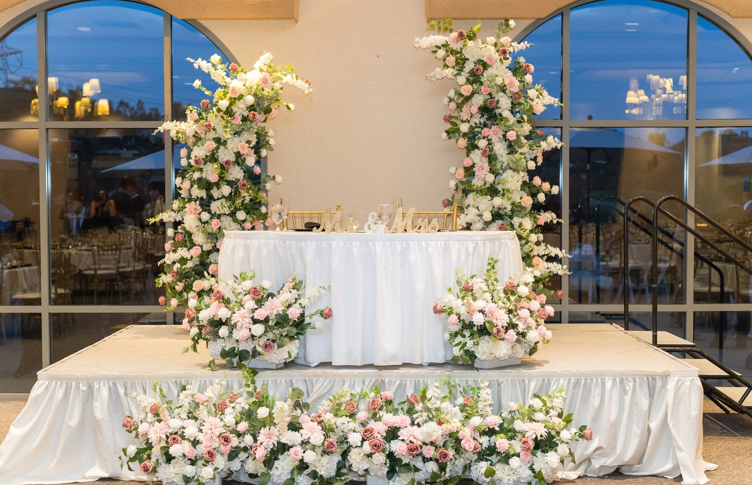 Photographer: LA Production