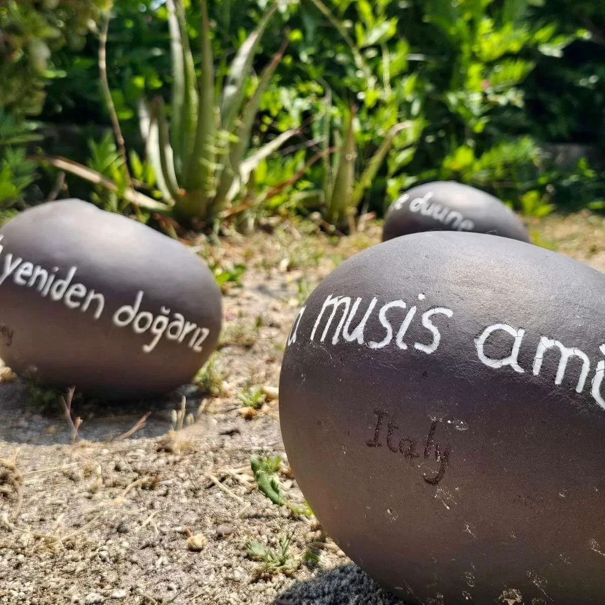 Artist: Mirsini Roumelioti
Year: 2025
Medium: Ceramic Installation
Materials: Stoneware, Porcelain
Dimensions: 250 cm diameter
Exhibited at: BCK Biennale Rhodes