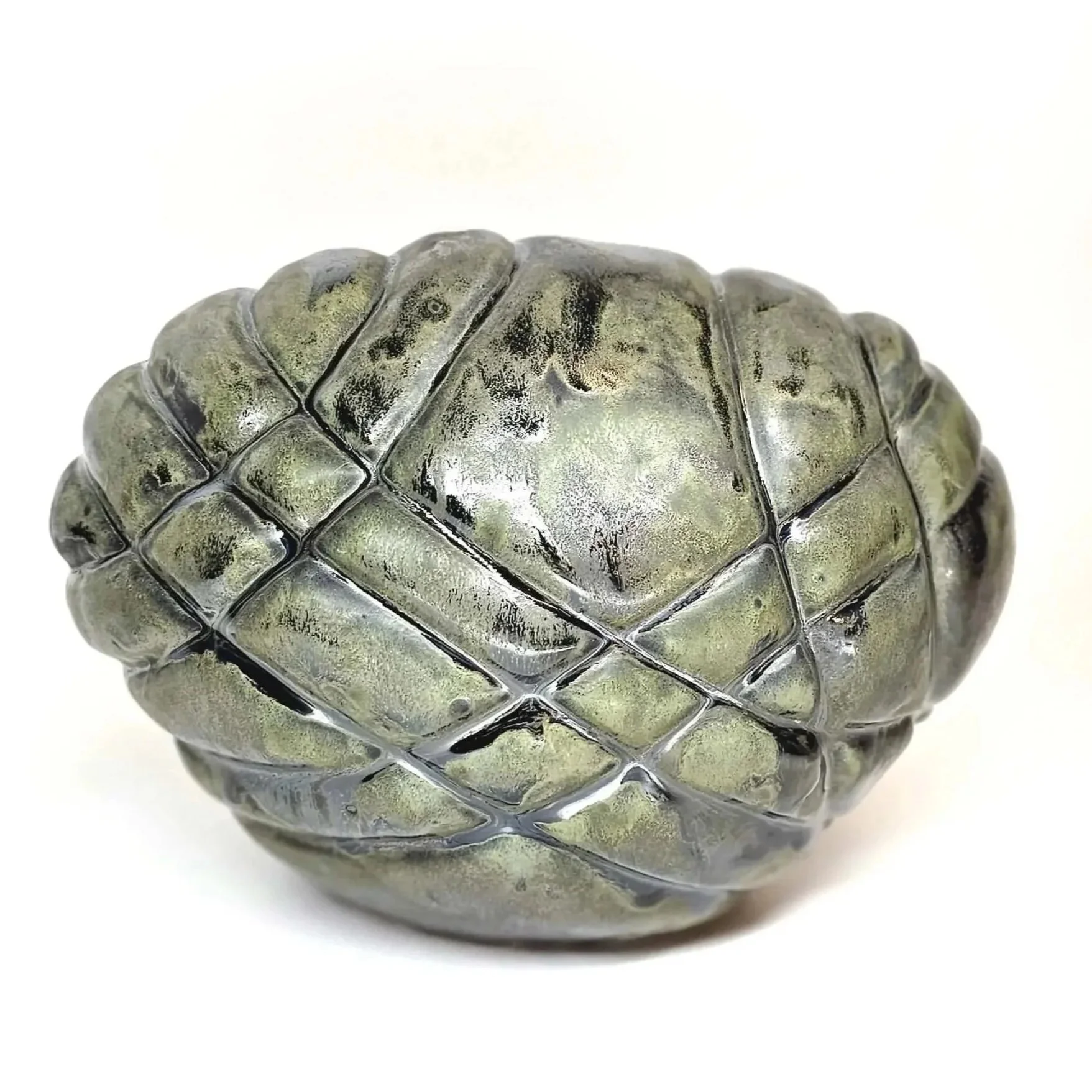 asphyxia 2025

stoneware, multiple glazes
24 × 15 × 22cm


Air grew thin. The initial warmth turned to a suffocating heat, the comfort to a crushing weight. This wasn't a hug that offered solace; it was a hug that demanded everything, leaving no room