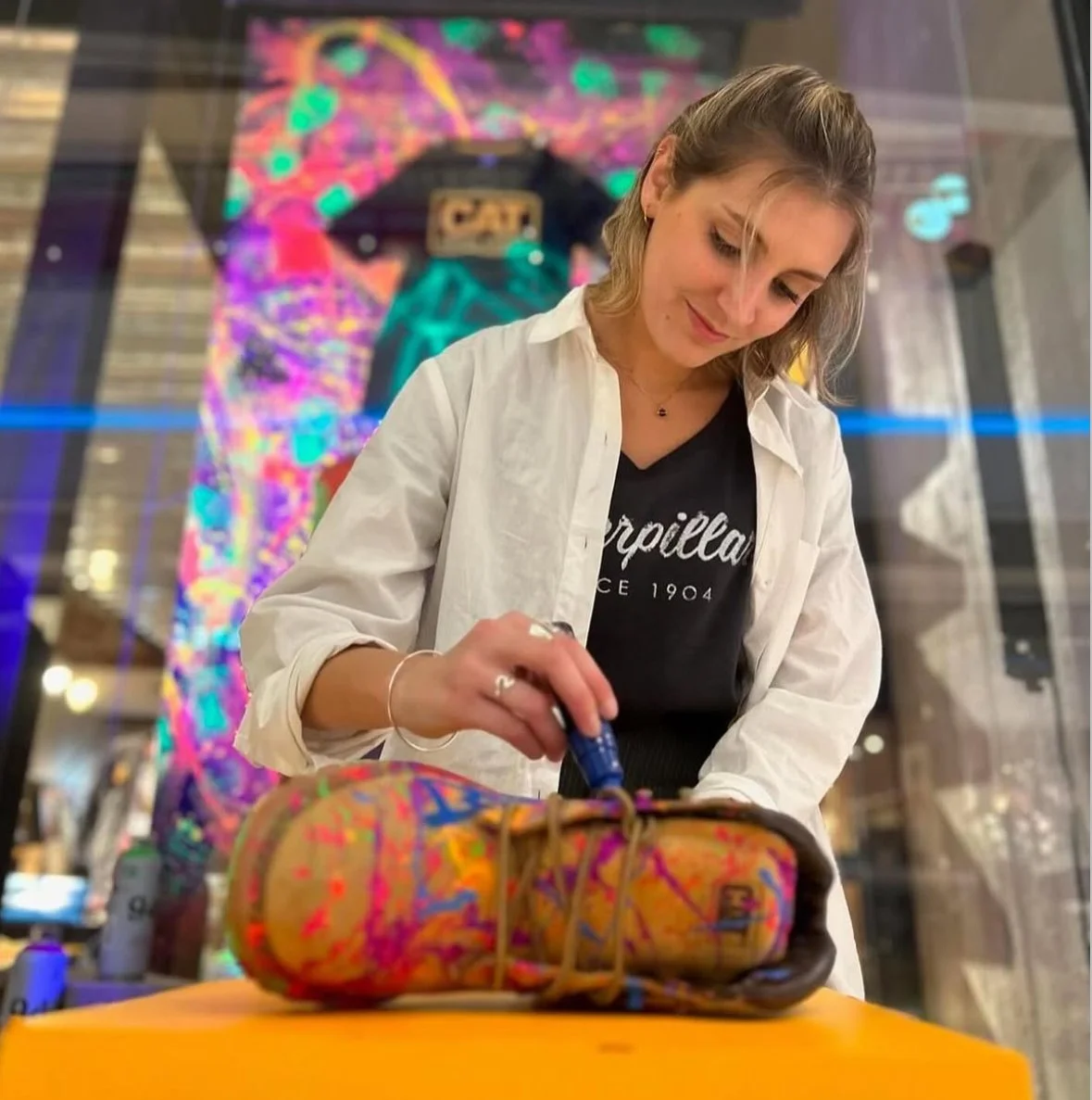 Vidriera Caterpillar