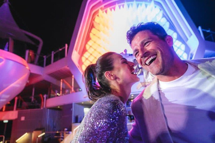 ✨ Get ready to Shine the Night aboard the Celebrity Ascent! Join us for unforgettable parties filled with vibrant lights, pulsating music from our amazing DJ, and endless dancing. Whether you're celebrating a special occasion or just looking to have 