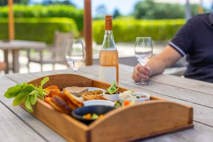 🍷✨ Embark on a culinary adventure through Australia and New Zealand with our unforgettable itineraries! Discover the charming town of Napier, where you can savor exquisite wines from the stunning Hawkes Bay Wineries. 

Are you ready to explore the f