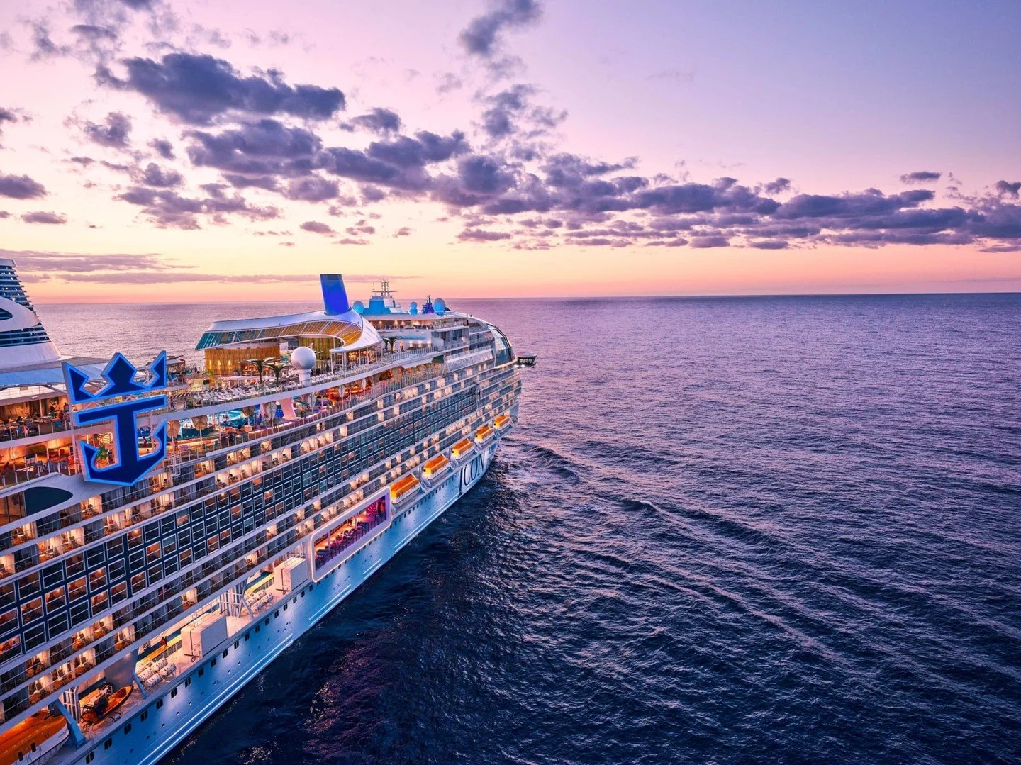 Whether you're a thrill-seeker, a foodie, or in need of serenity, Icon of the Seas has you covered! ⚓️ Dive into week-long adventures, indulge in gourmet delights, or just unwind to ocean views. Why choose when you can have it all onboard? 🚢💖 #Trav