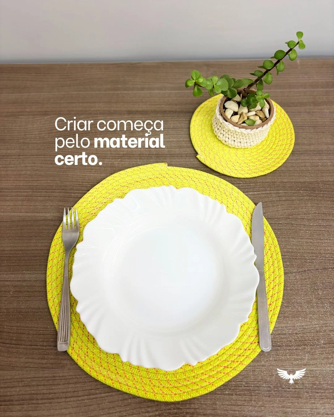 Quando o acabamento &eacute; pensado nos detalhes, o resultado fala por si.
Estes sousplat, feito com nosso cord&atilde;o, mostra como um bom material transforma qualquer cria&ccedil;&atilde;o &mdash; da funcionalidade ao visual.

Na Mared, voc&ecirc