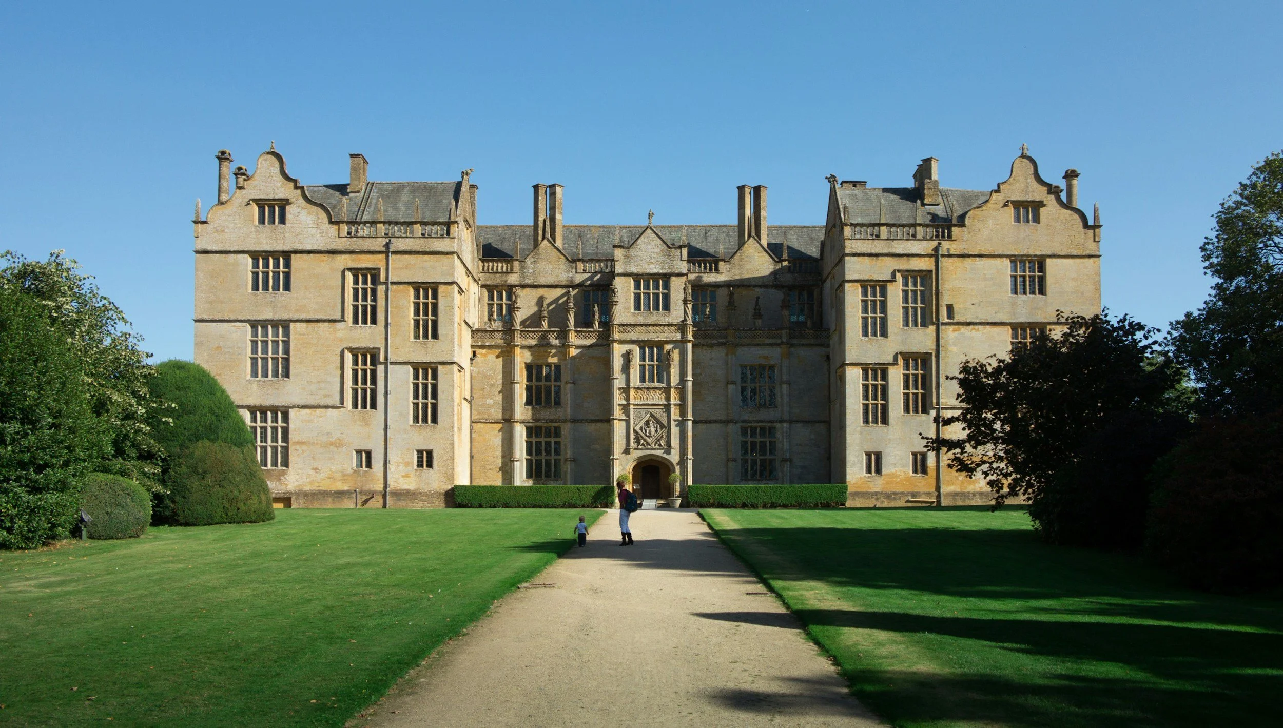 Sending Your Child to a UK Boarding School from the Cayman Islands: A Comprehensive Cost Breakdown 