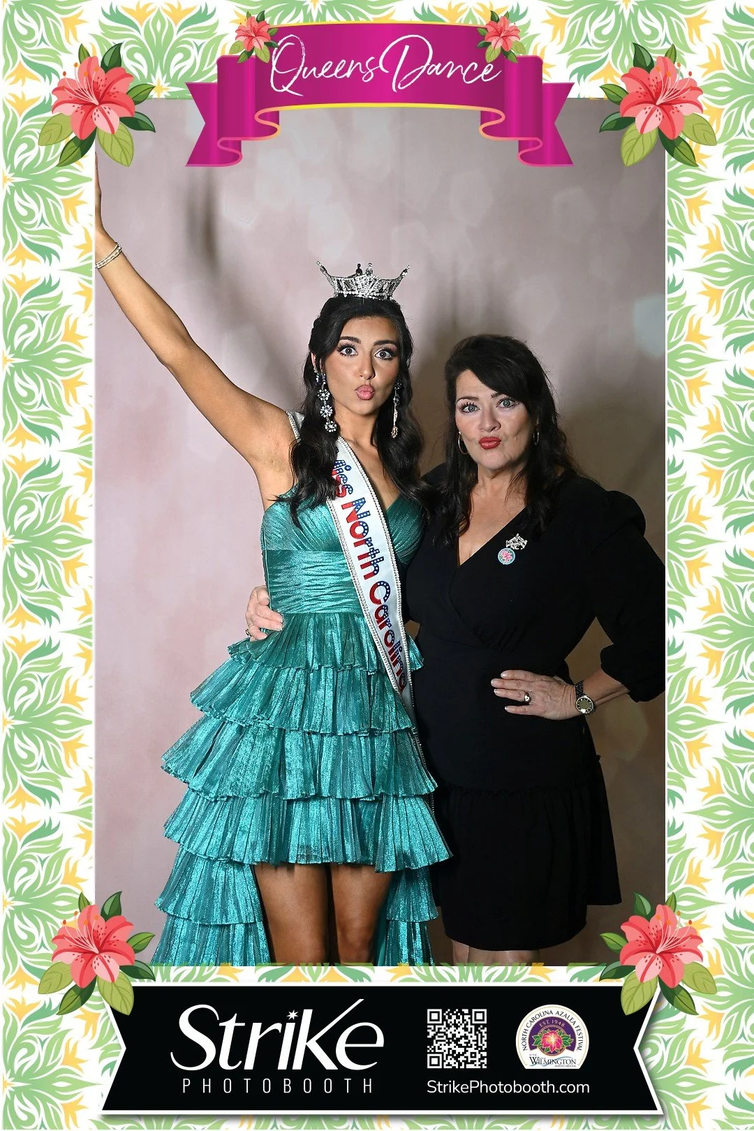 Miss north carolina having fun with the mirror photobooth, in wilmington NC