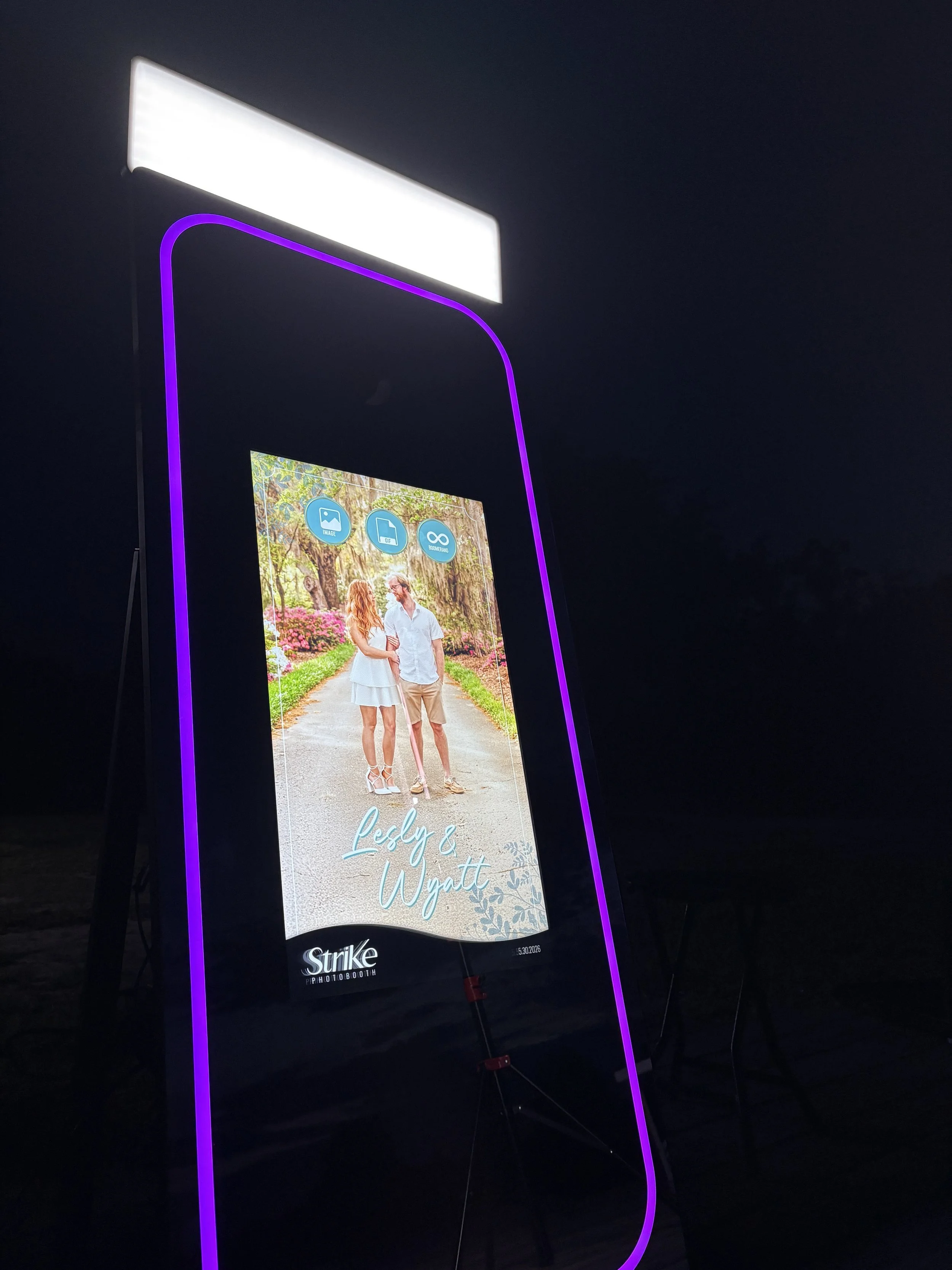 Wedding in Burgaw NC, with the mirror photobooth, with a high quality camera