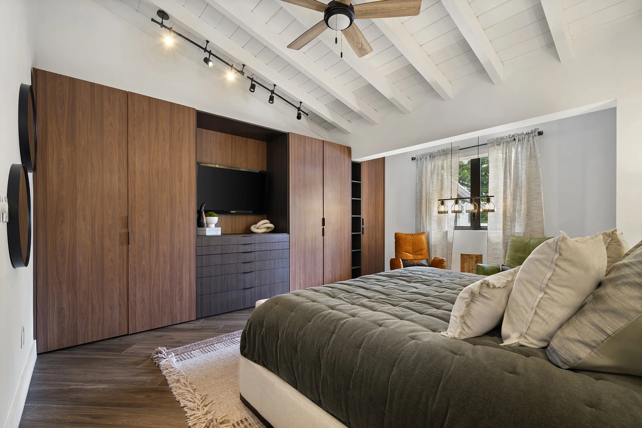 33-MLS - Bedroom 1.jpg