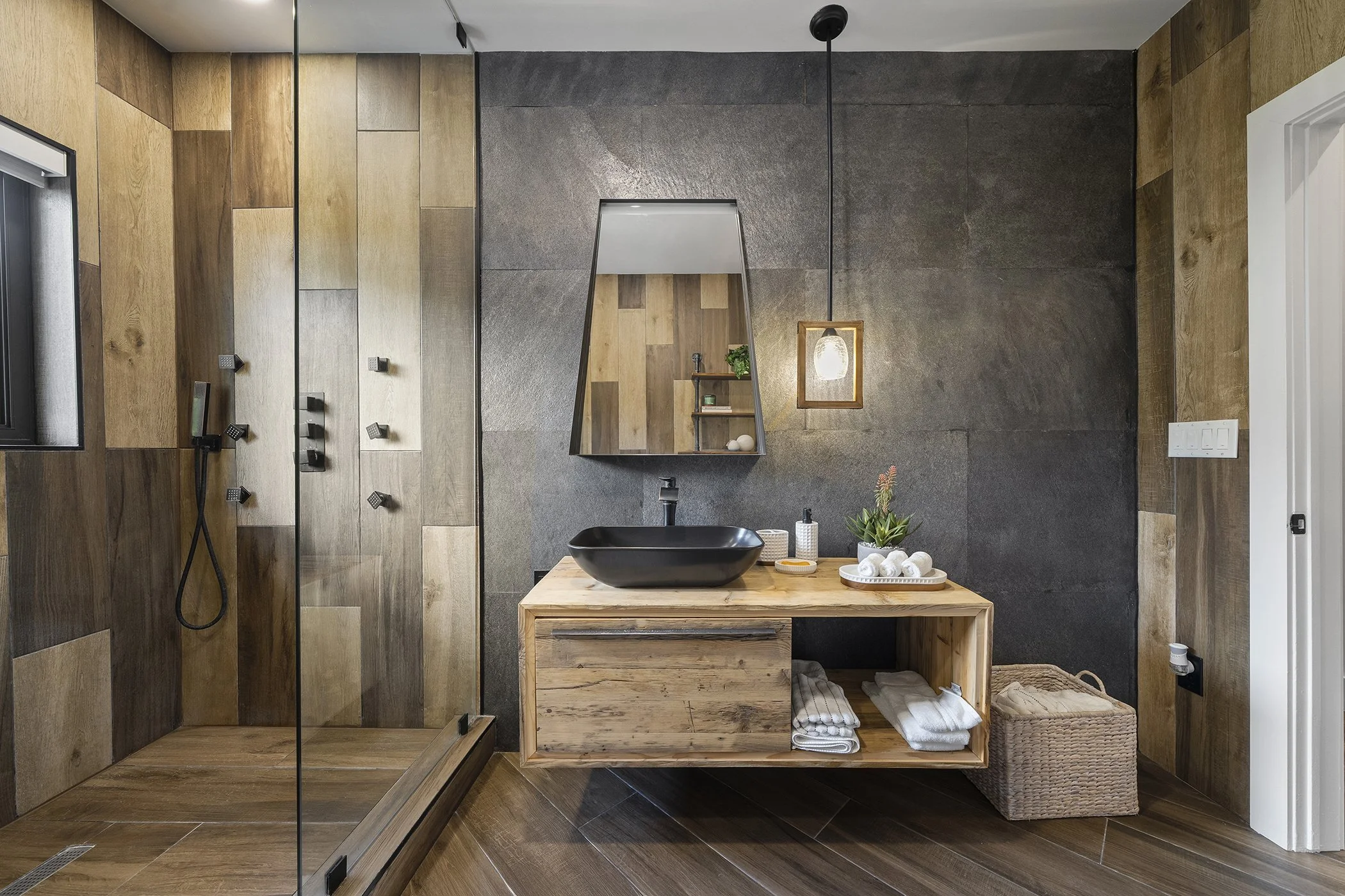 34-MLS New bathroom.jpg