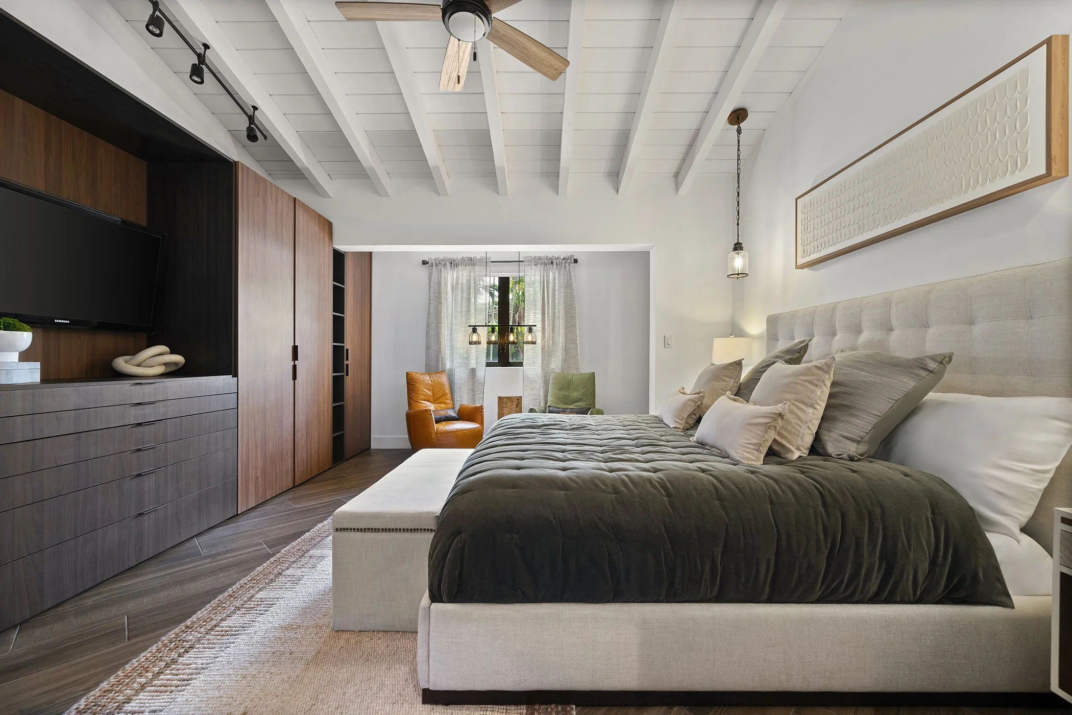 31 MLS -bedroom 1.jpg