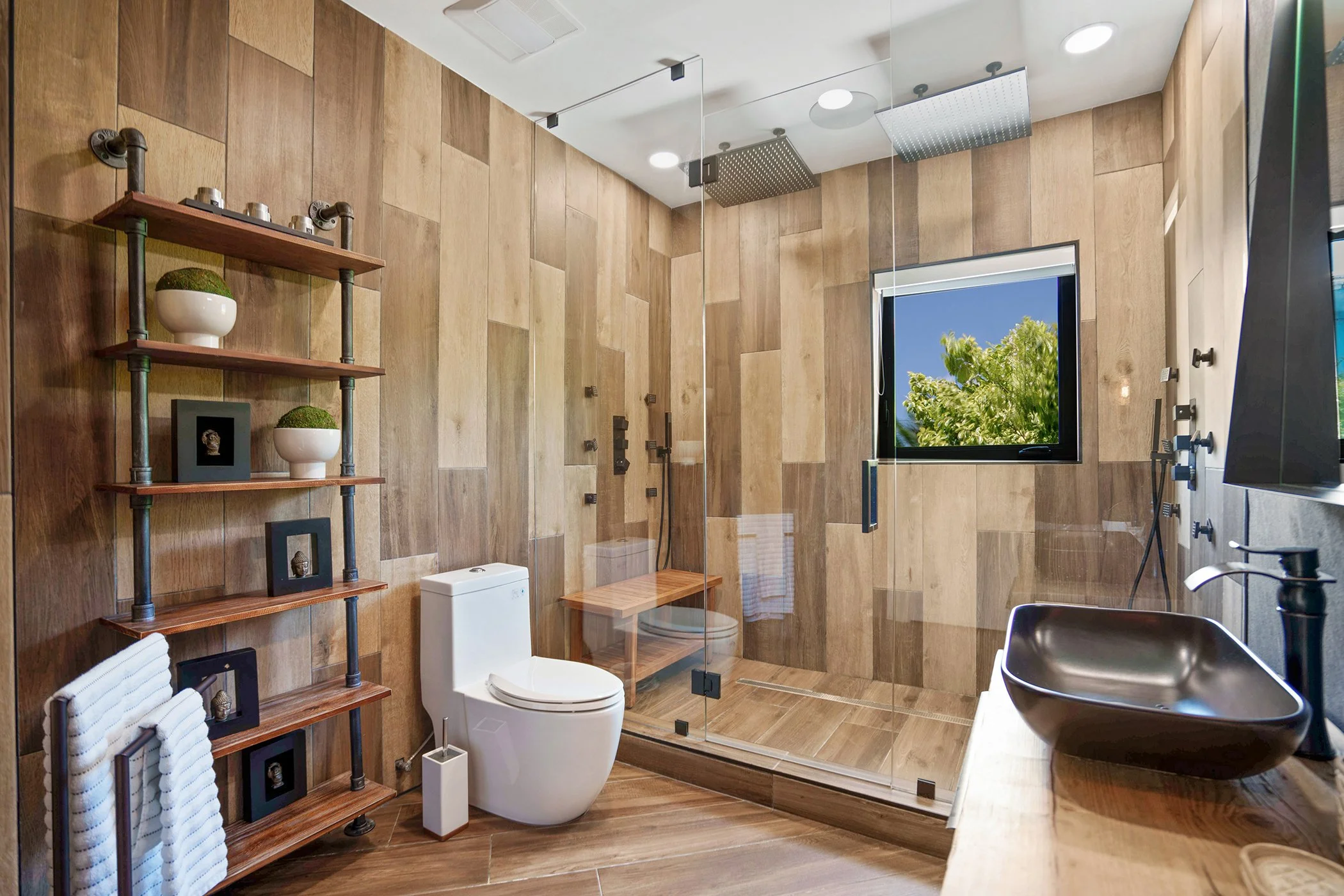 35 MLS - bathroom-HIGH.jpg
