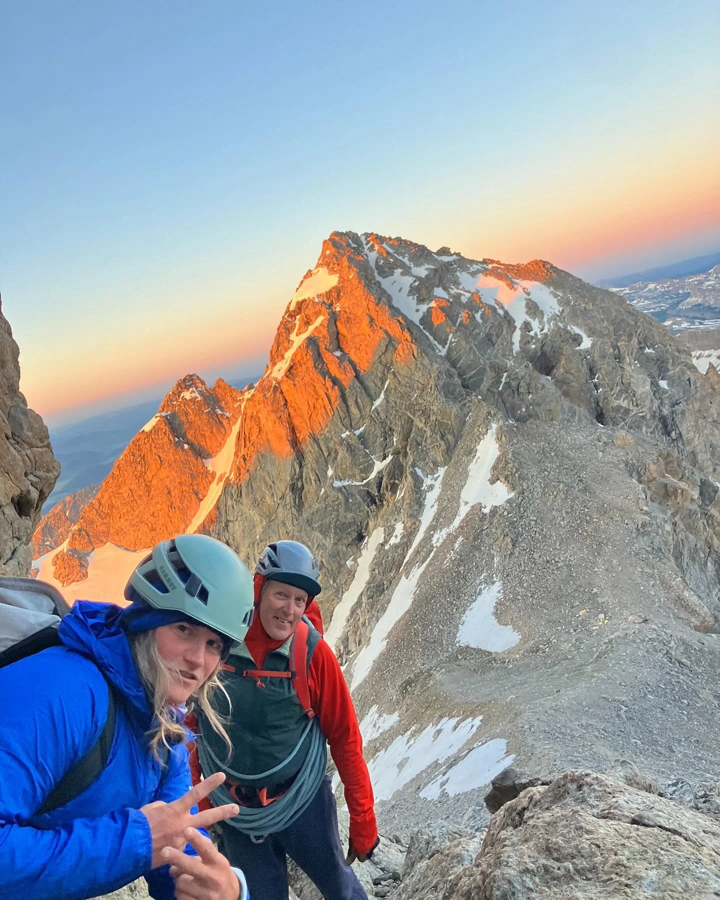 Golden light, golden granite! 

#grandteton #grandtetonnationalpark #middleteton #climbing #mountaineering #goldenlight