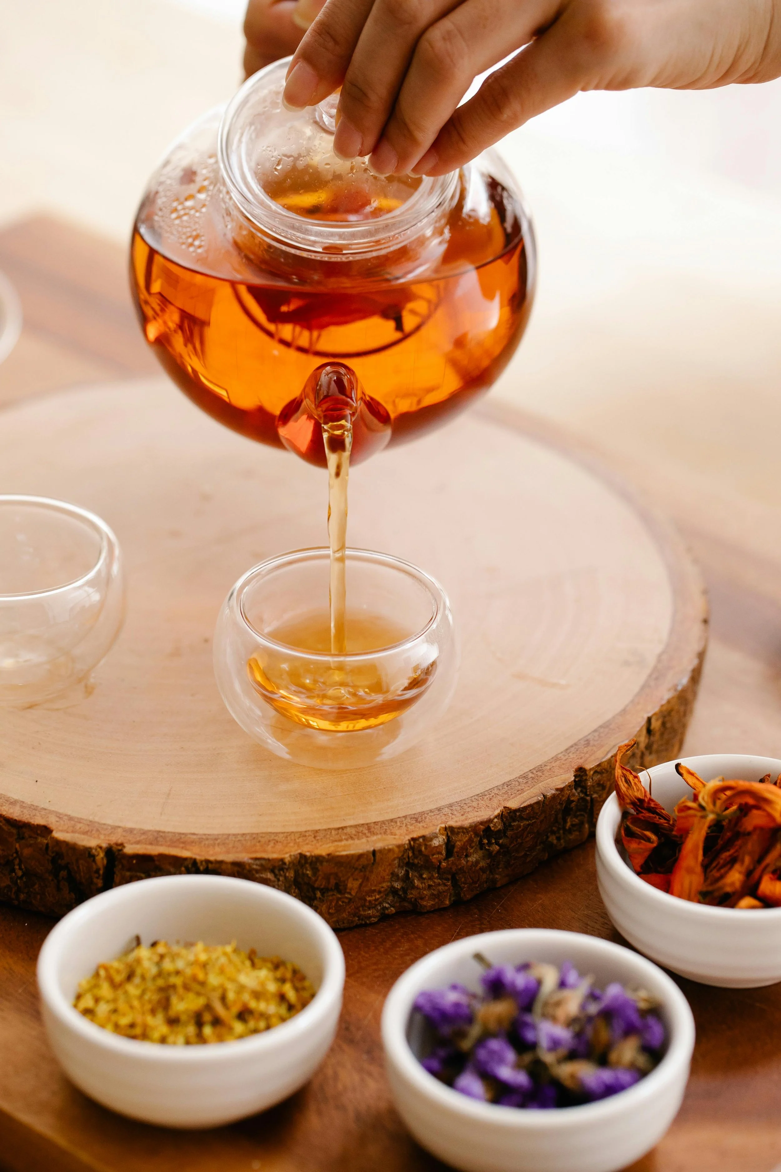 tea pour.jpg