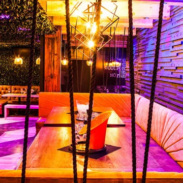 bar-night-club-rive-sud_0912-360x360[1].jpg