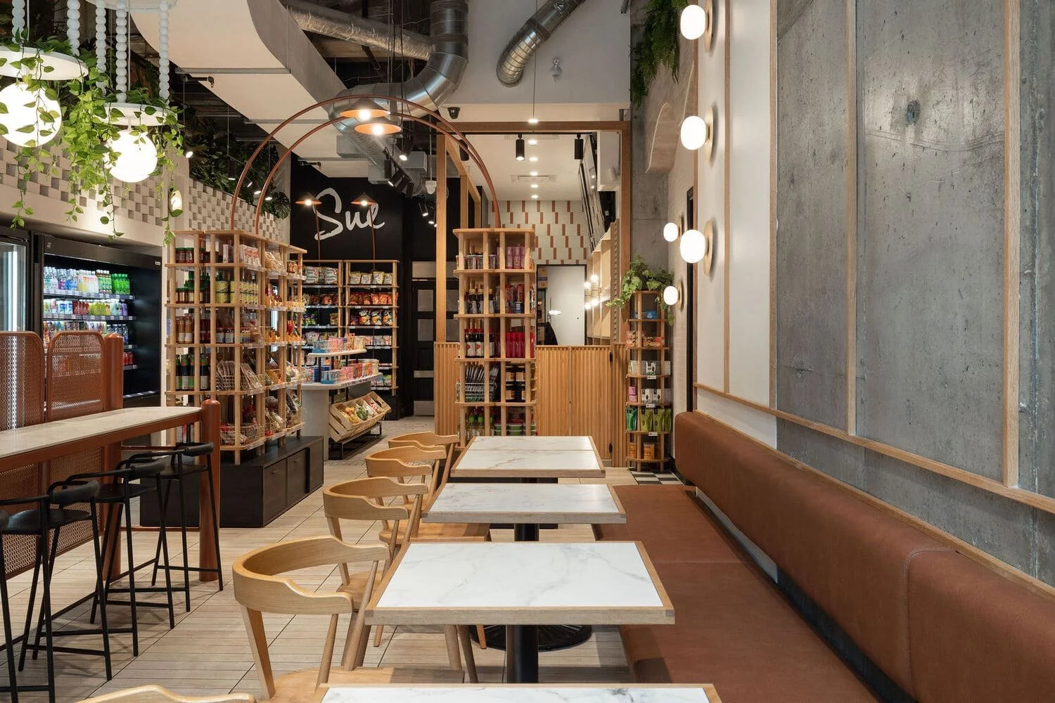 Sue Food : Design commercial restaurant à Griffintown — RÜBIK DESIGN