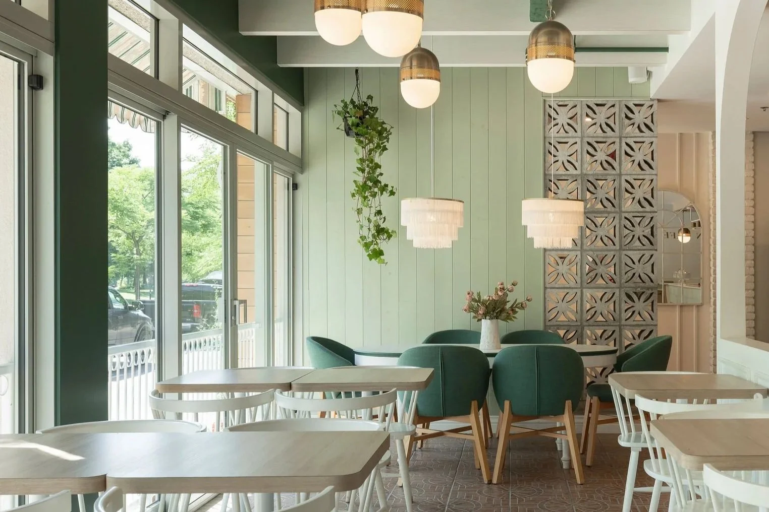 Petites-Mains, Café/Traiteur/Boutique 