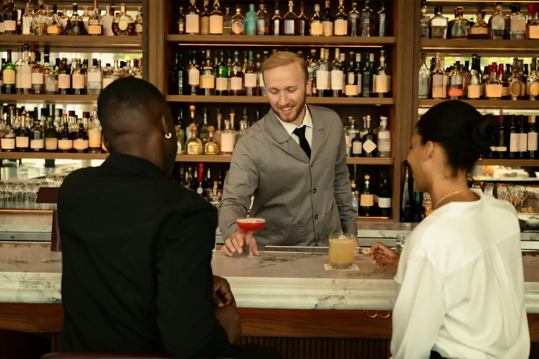 Design de bar à Montréal, le guide ultime pour séduire votre clientèle