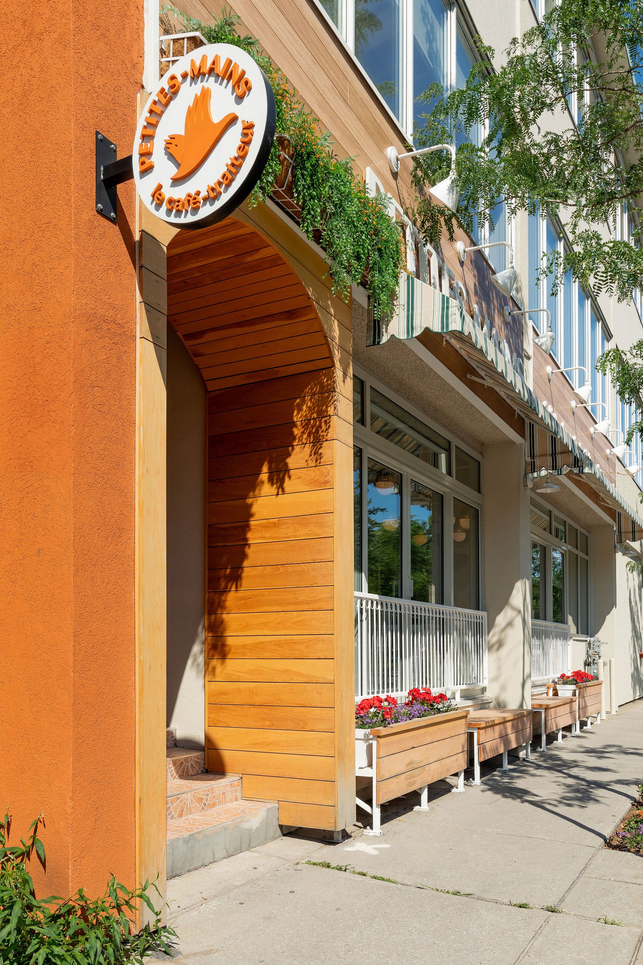 Café-Traiteur Petites Mains, Montréal, QC, Canada
