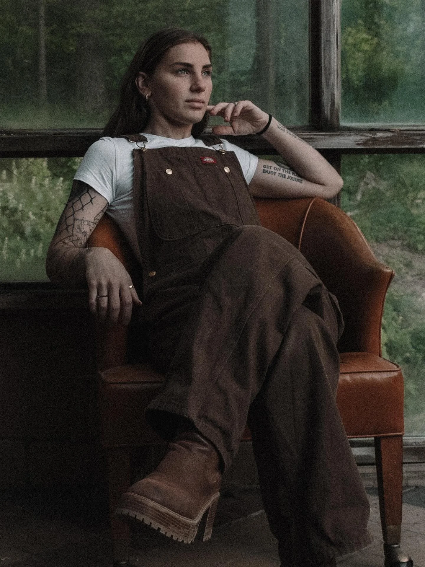 20 min self portrait ⏱️ 
.
#upstateny #upstatenyphotographer #syracuseny #syracusenyphotographer #syracusephotographer #nikon #nikonphotographer #selfportrait #portrait #weddingphotography