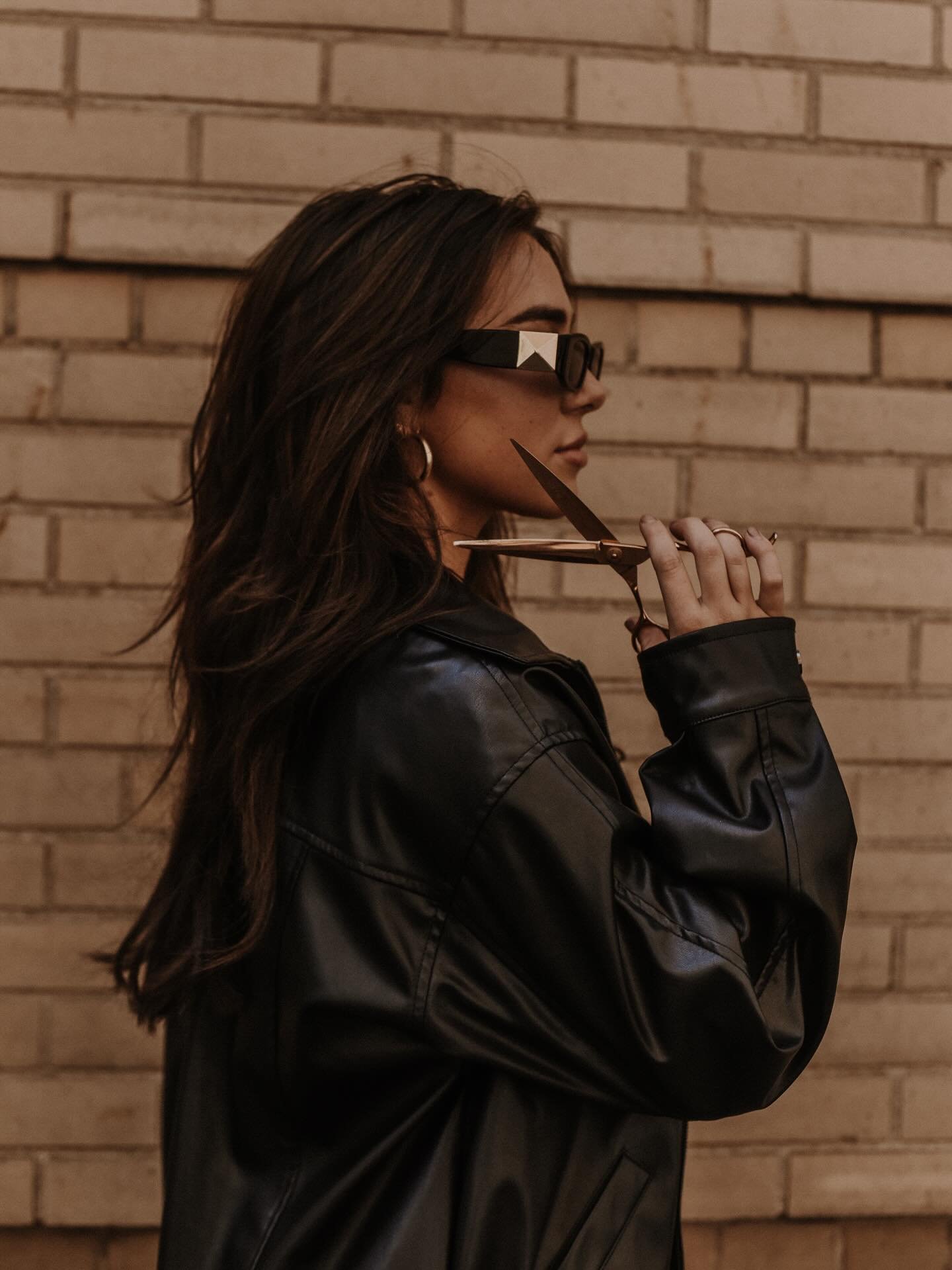 Branding Shoot with @thestylistadrian_ ✂️🫧💕
.
.
#syracusephotographer #syracuseny #upstateny #photography #hairdresser #hairstylist #cosmetology #hairdresserbrandshoot #brandshoot #hairbrandshoot #salon #salonbrandshoot #brandshootideas #nikon