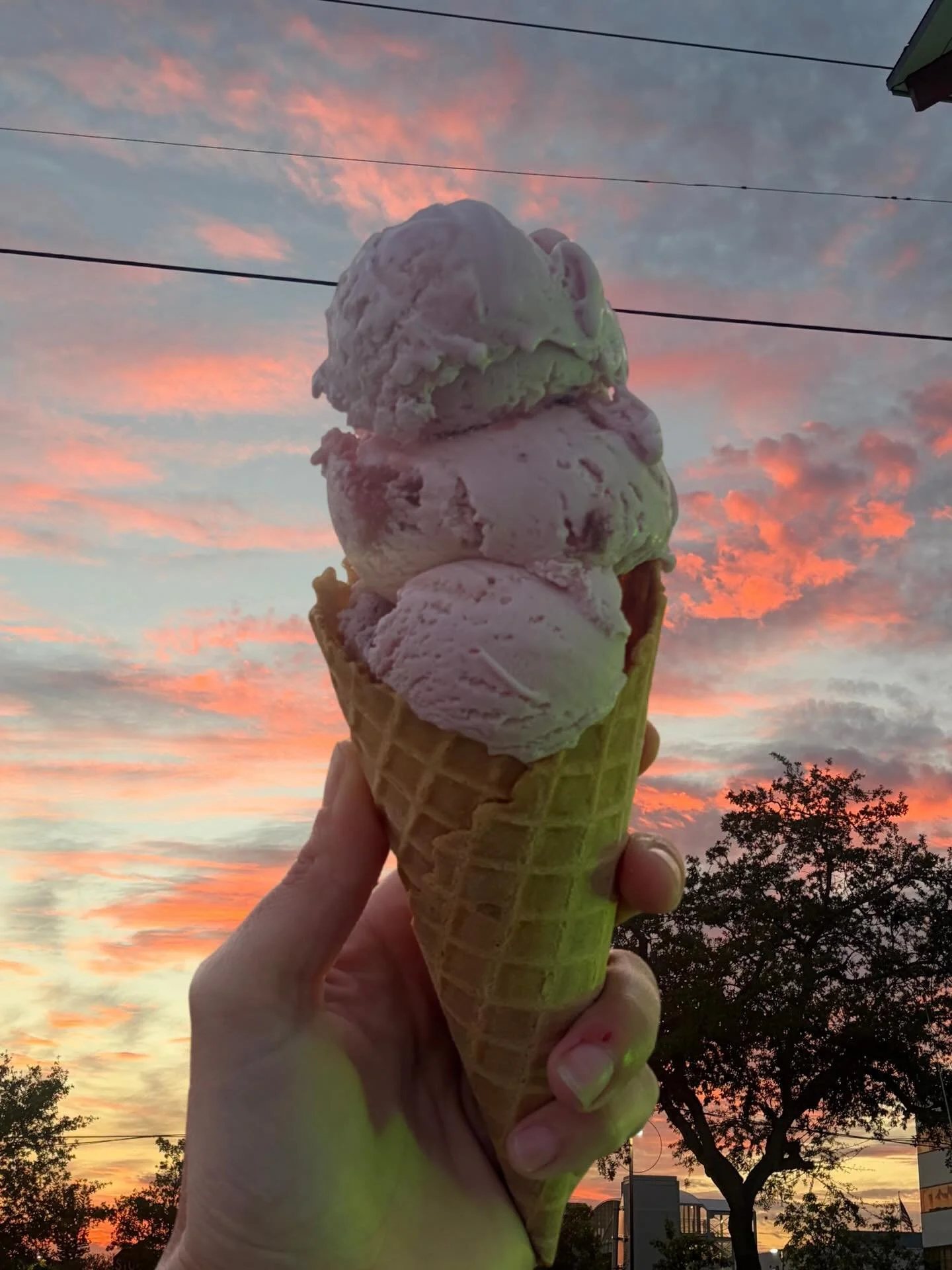 Nights are better at Frost 🌅🍦🌟

When&rsquo;s the last time you ended your day with ice cream?