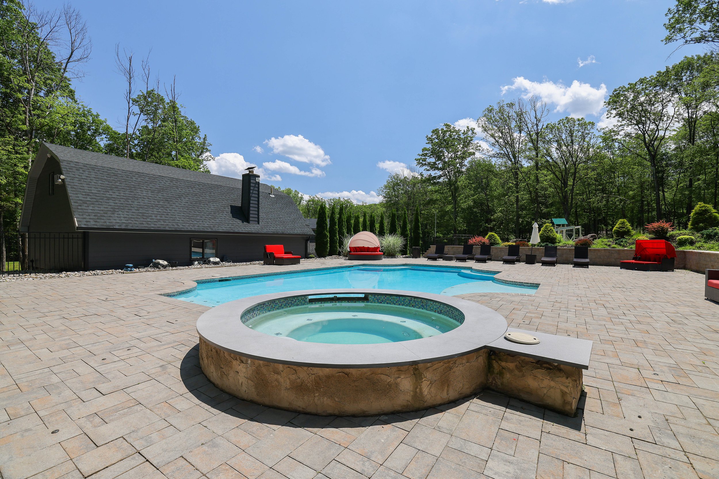 outdoor hot tub