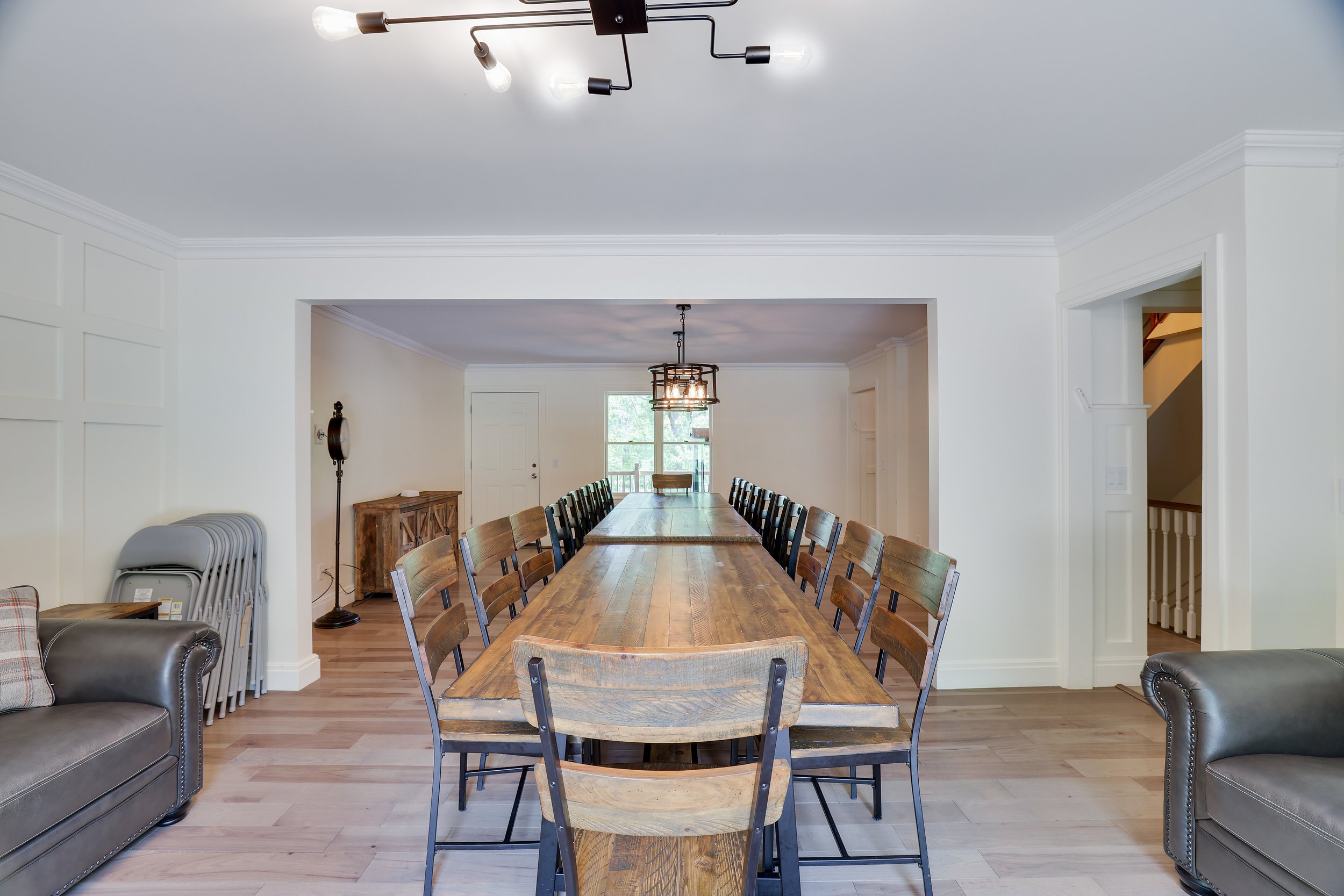 dining room seats 24+