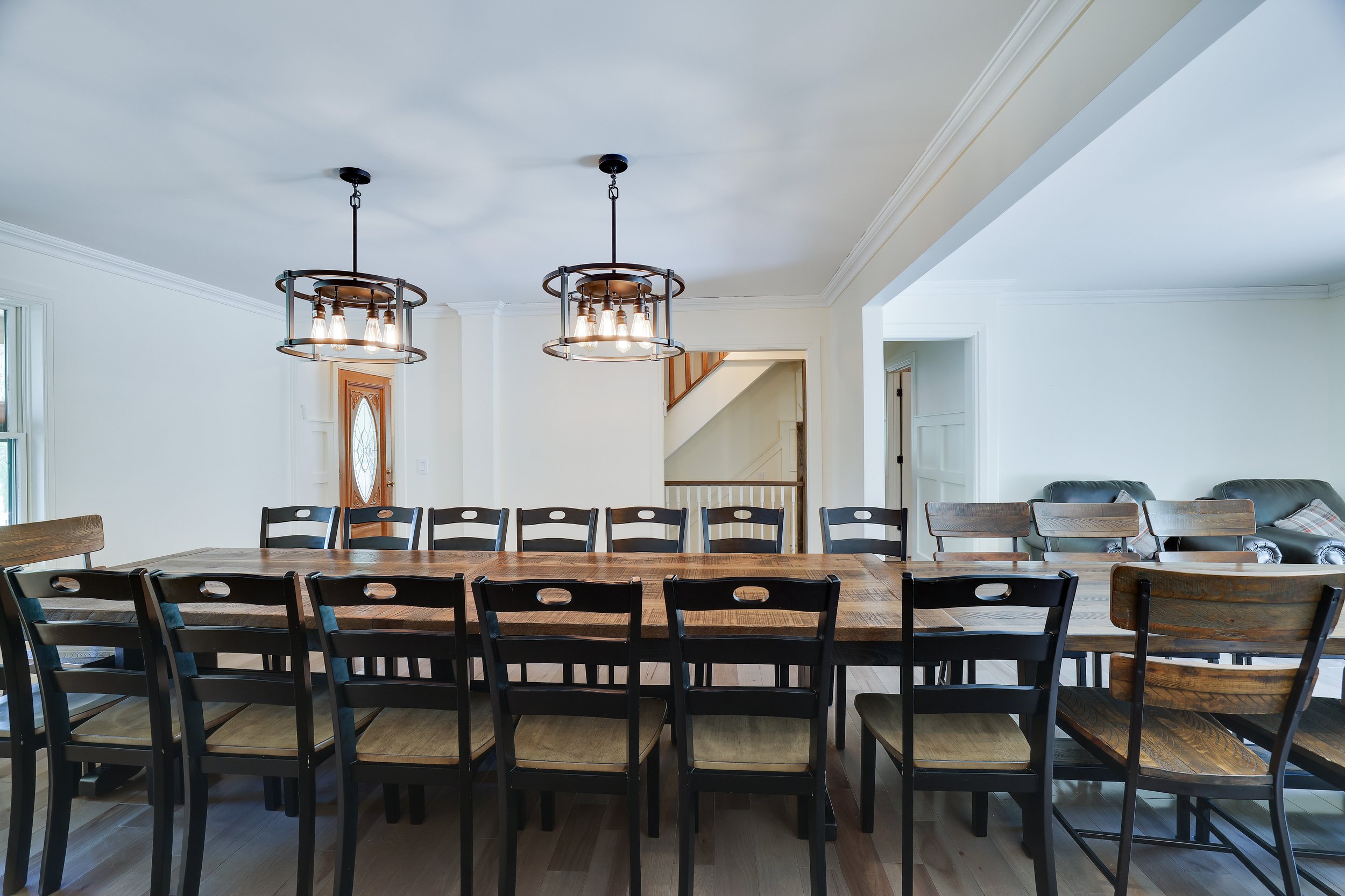 dining room seats 24+