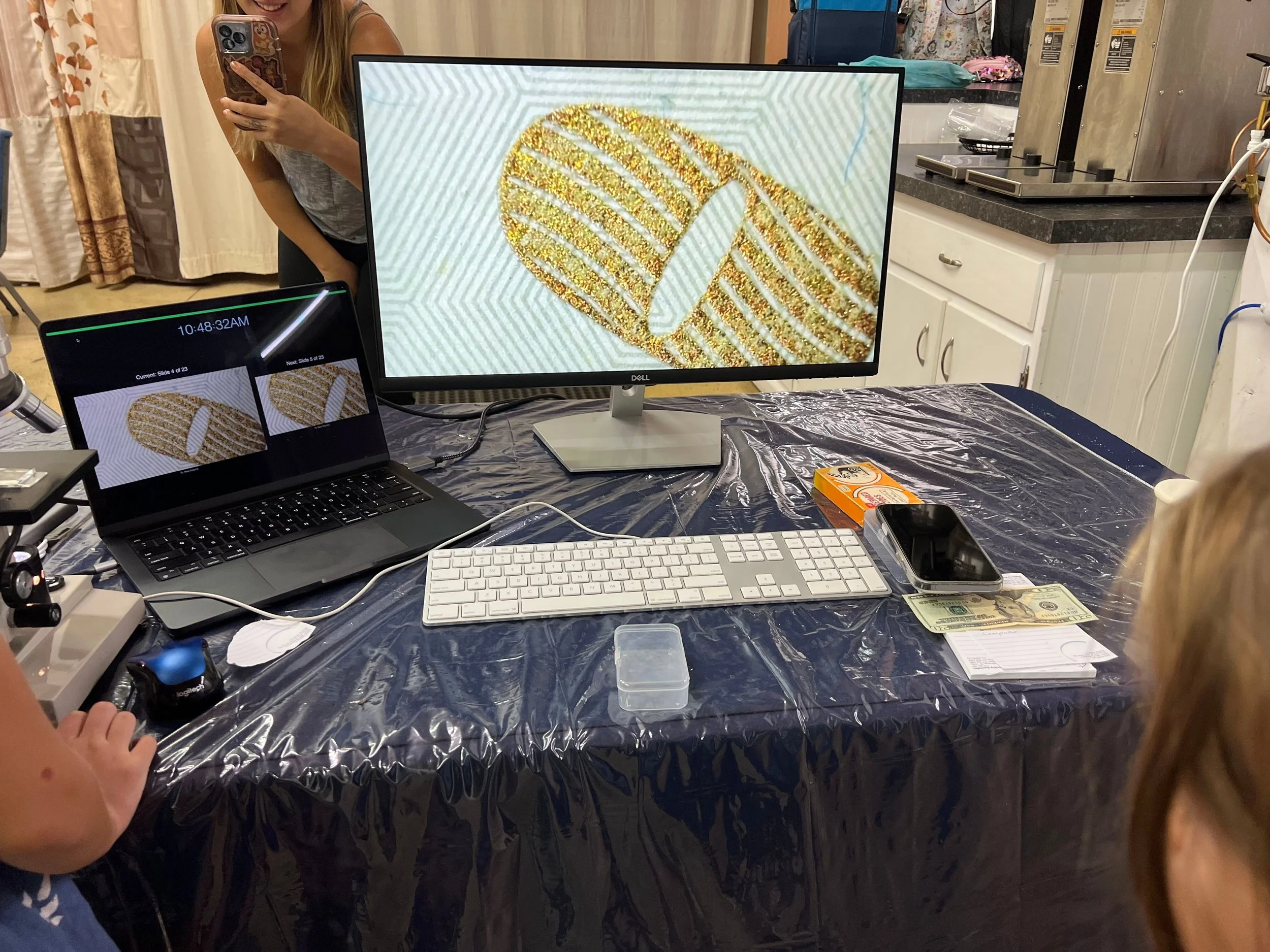 up close look at the shimmer on a $20 bill